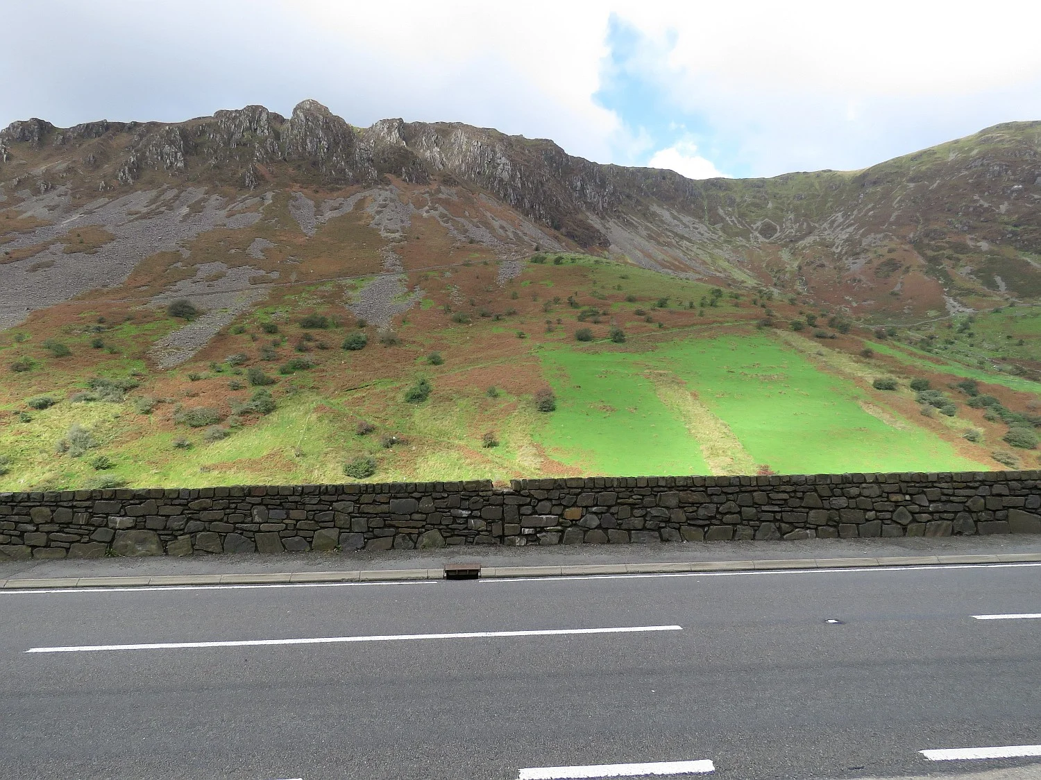 Typical roadside beauty in Snowdonia