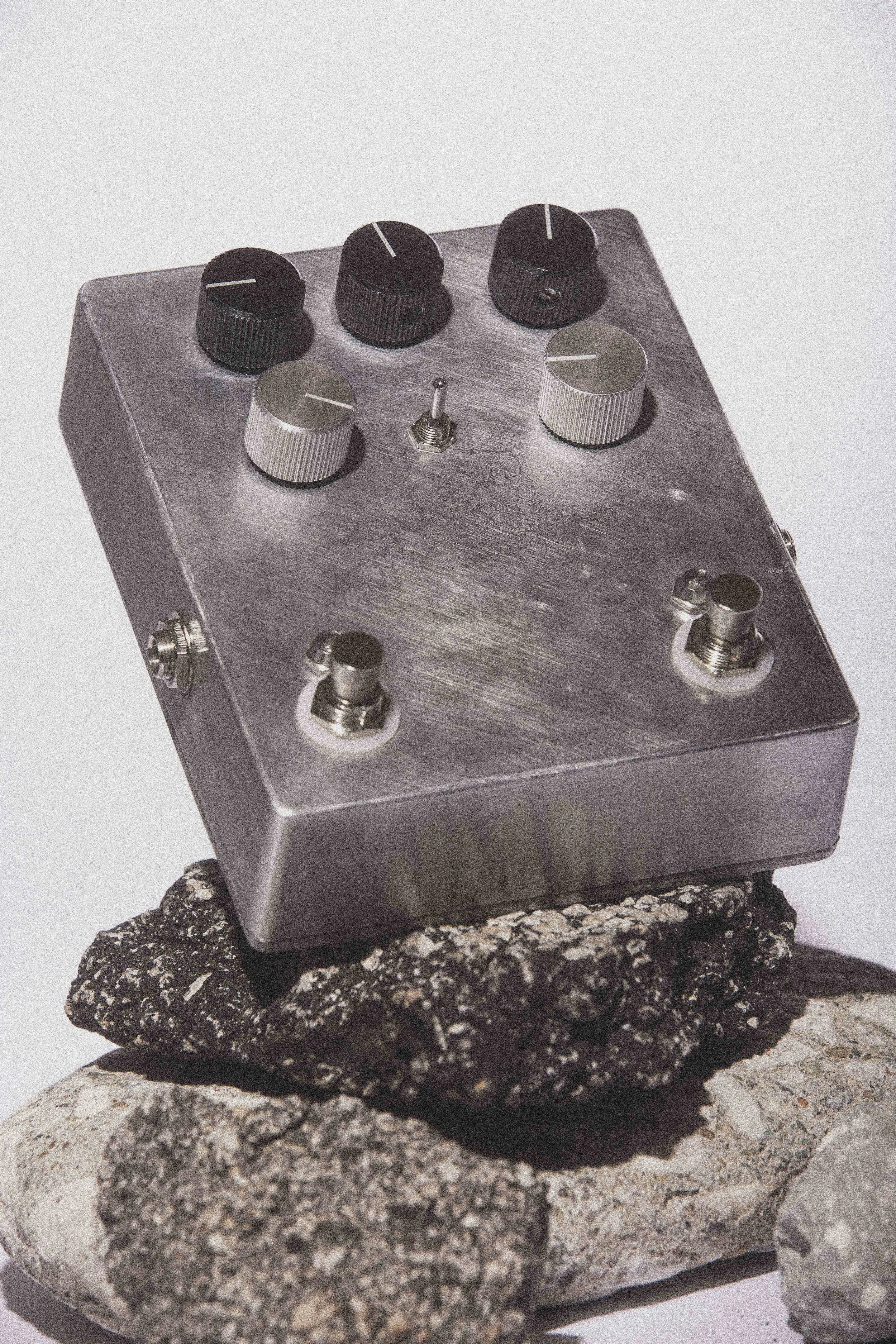 LED_9547_EC_fuzz_SMALL.jpg