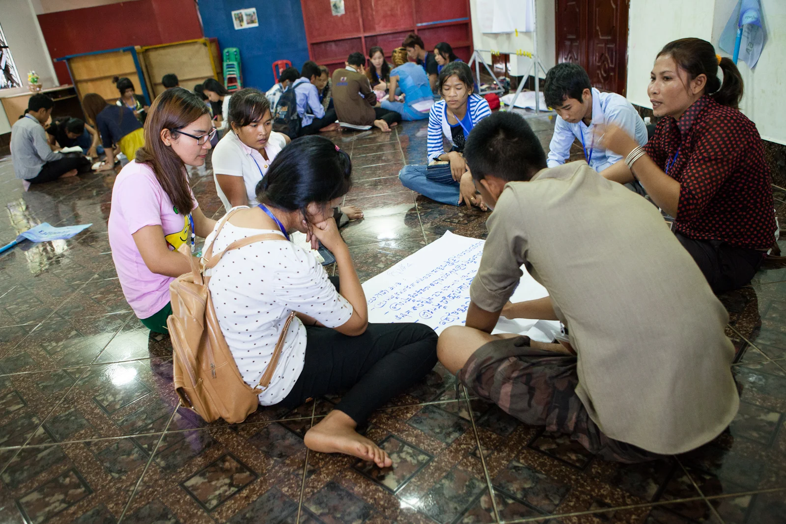 Alongsider mentors in a facilitated workshop about growing in intimacy with God