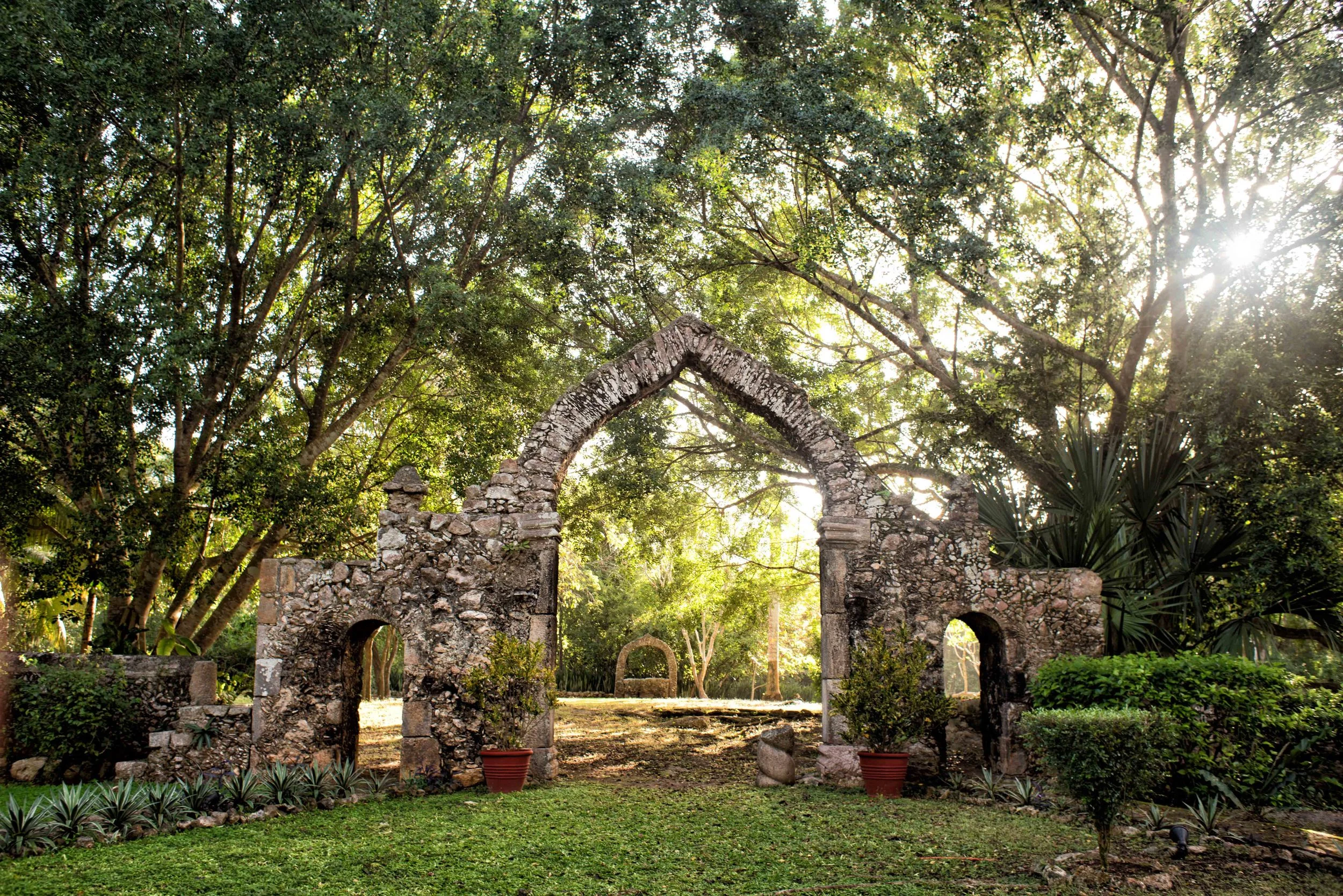 Hacienda Chichen Itza, ruins on site
