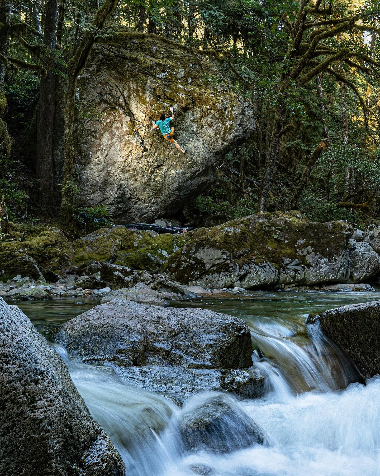 To say that Whispering Waters is a beautiful boulder problem would not do it justice. It is a name that resonates with awe and admiration among bouldering enthusiasts in Squamish. In fact, this remarkable climb holds a prominent place in the current 