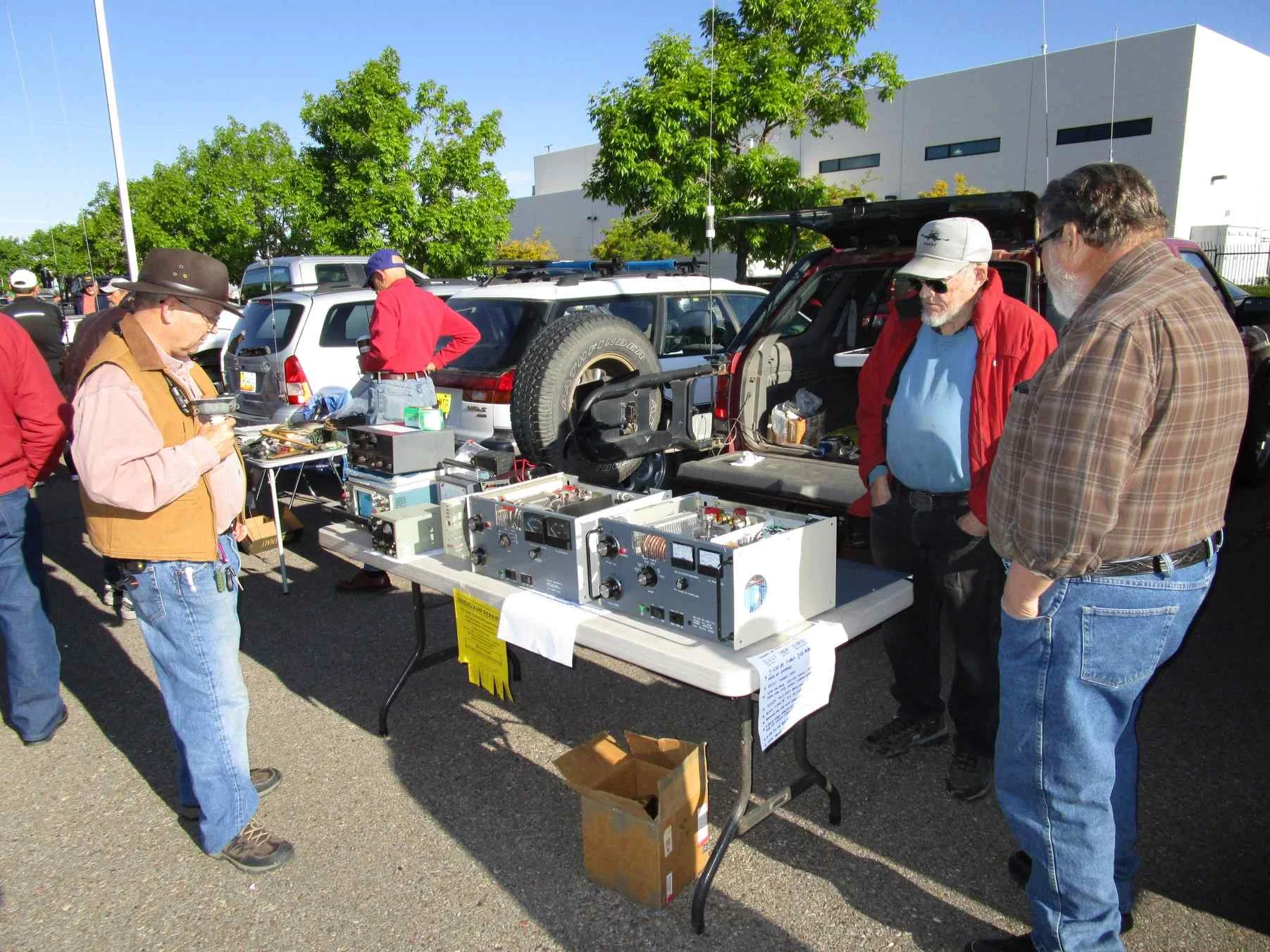 2016 Apr'16 Tailgate_sm_06.jpg