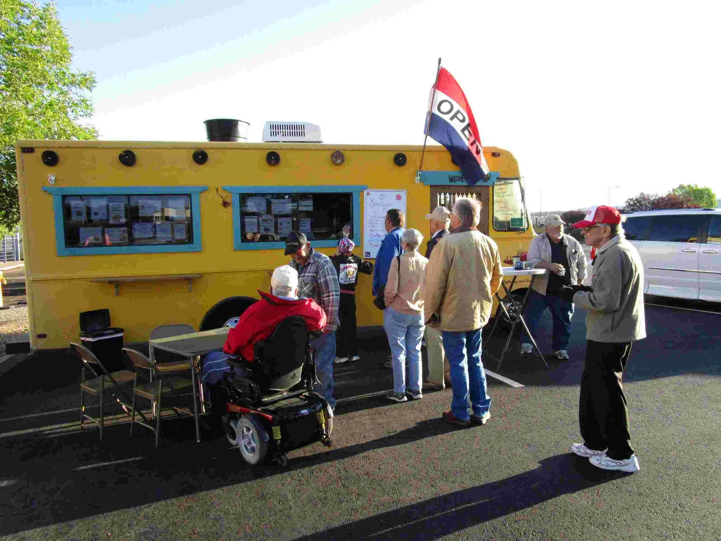 Apr'15 Tailgate_sm_01.jpg