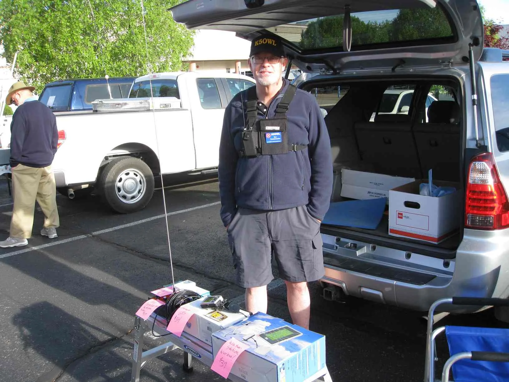 Tailgate Apr'14_sm -02.jpg
