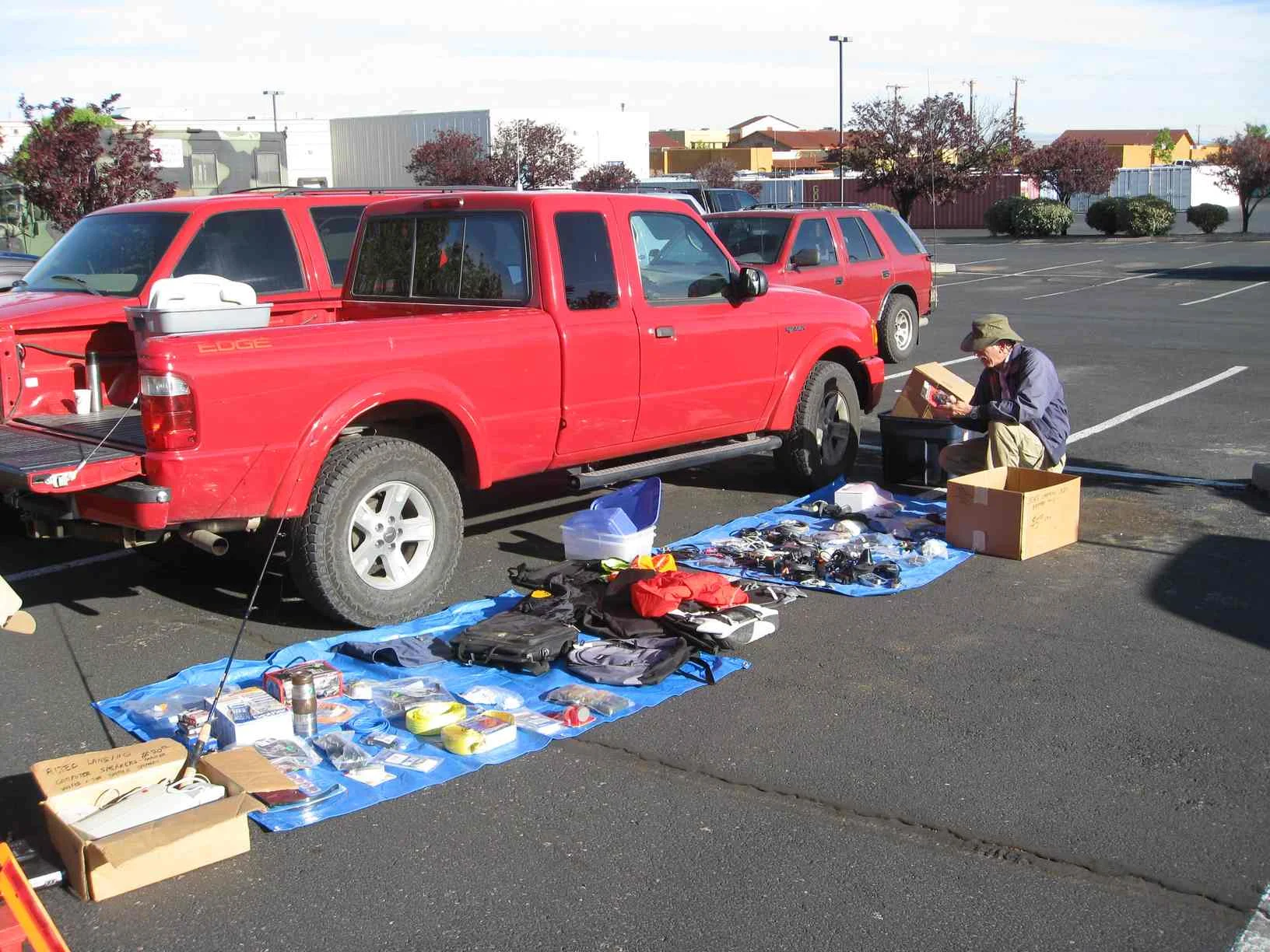 Tailgate Apr'14_sm -06.jpg