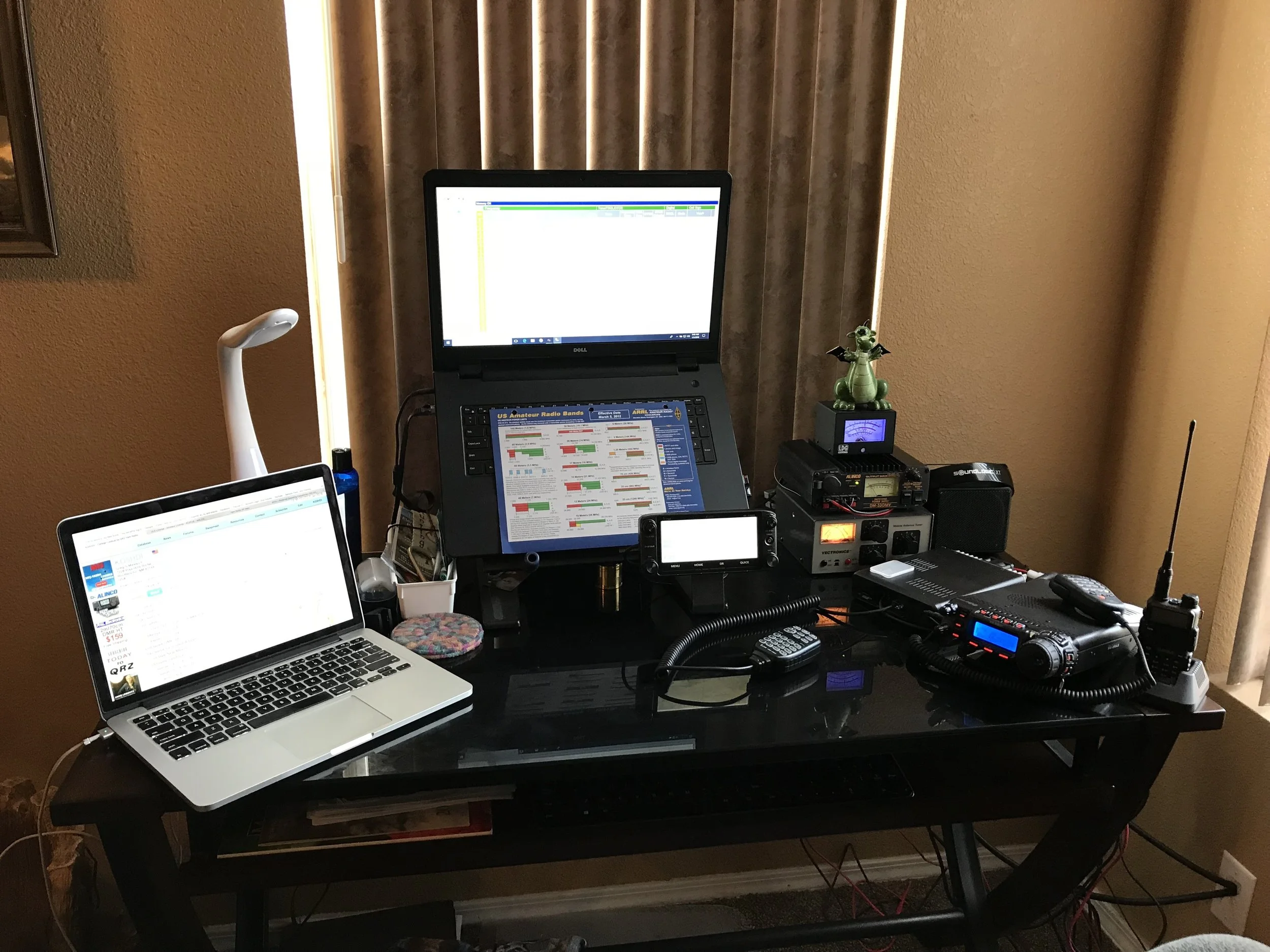 Greg (KG5HDI) Shack Pic.