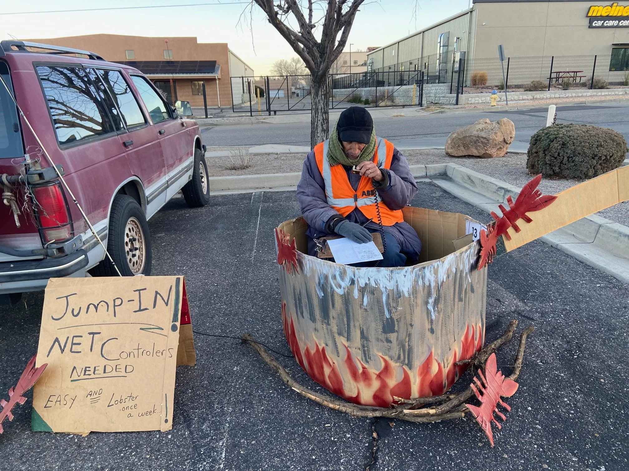 David KE5VSE conducting the morning ScatNet from a lobster pot.