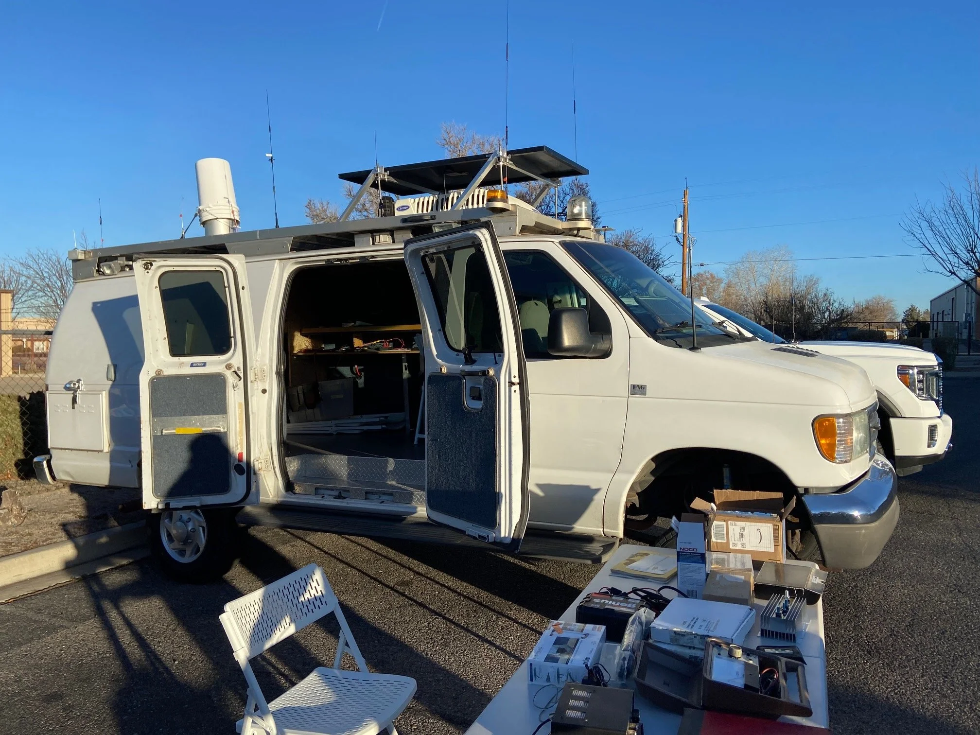 An impressive mobile antenna farm...I counted 6 antennas!
