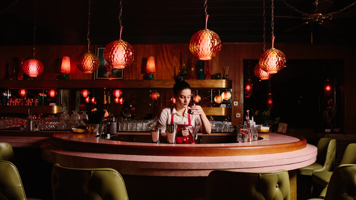 lifestyle-photography-bar-milwaukee-chicago-at-random-cocktail-lounge-9351.jpg