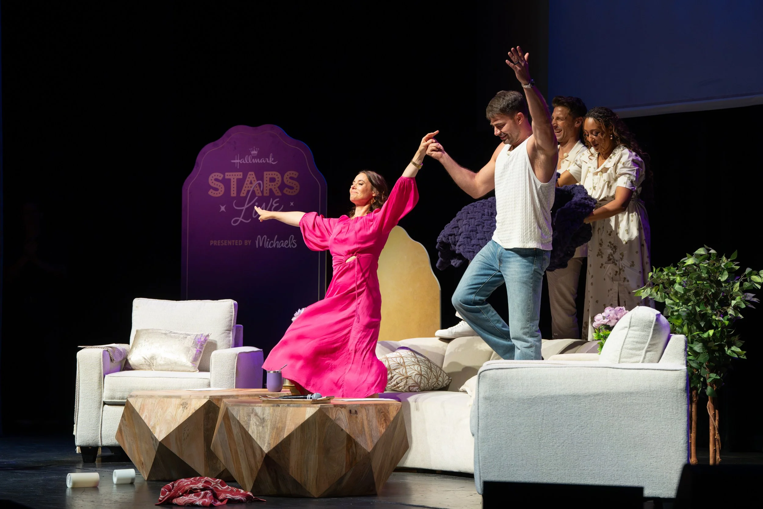 HallmarkStarsLive_2026_1233cc.jpg