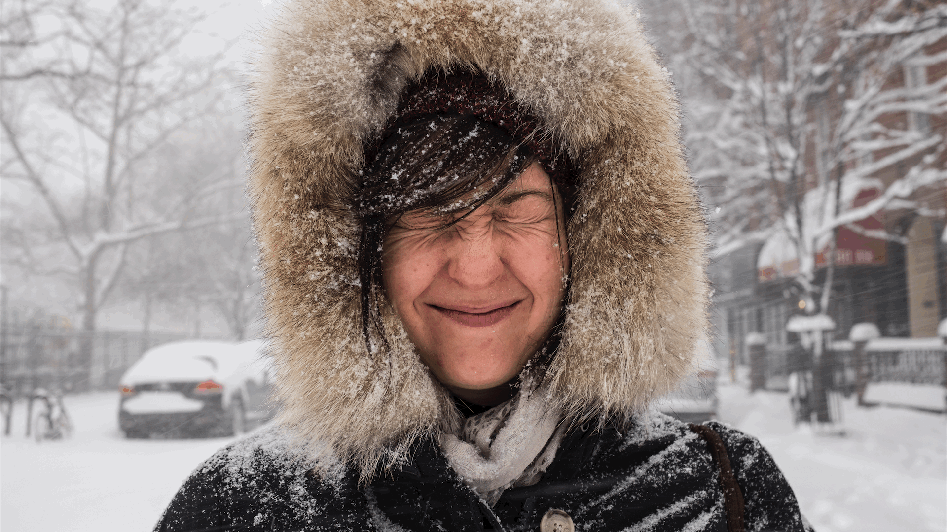 katie_snow_001_exp.gif