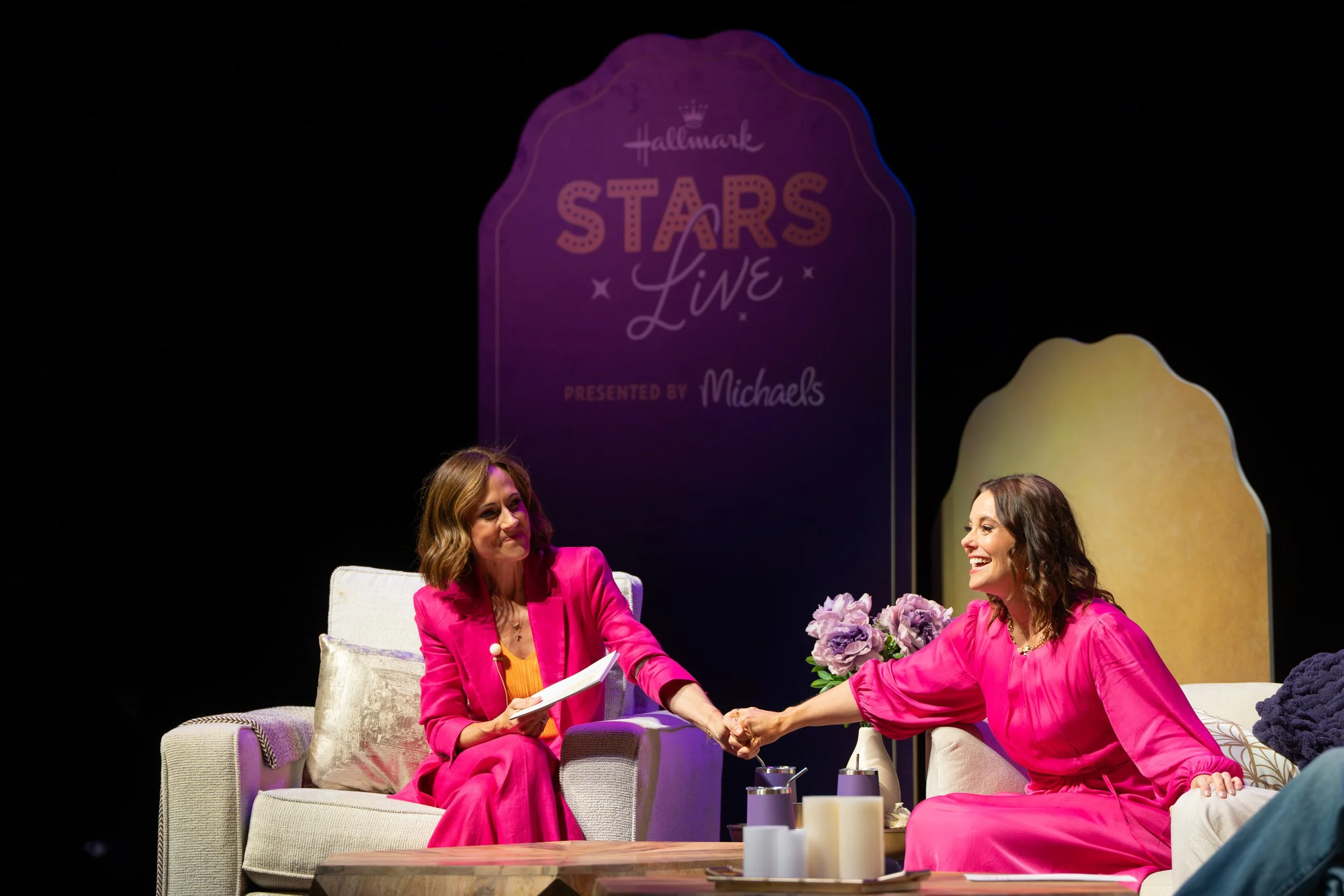 HallmarkStarsLive_2026_0745cc.jpg
