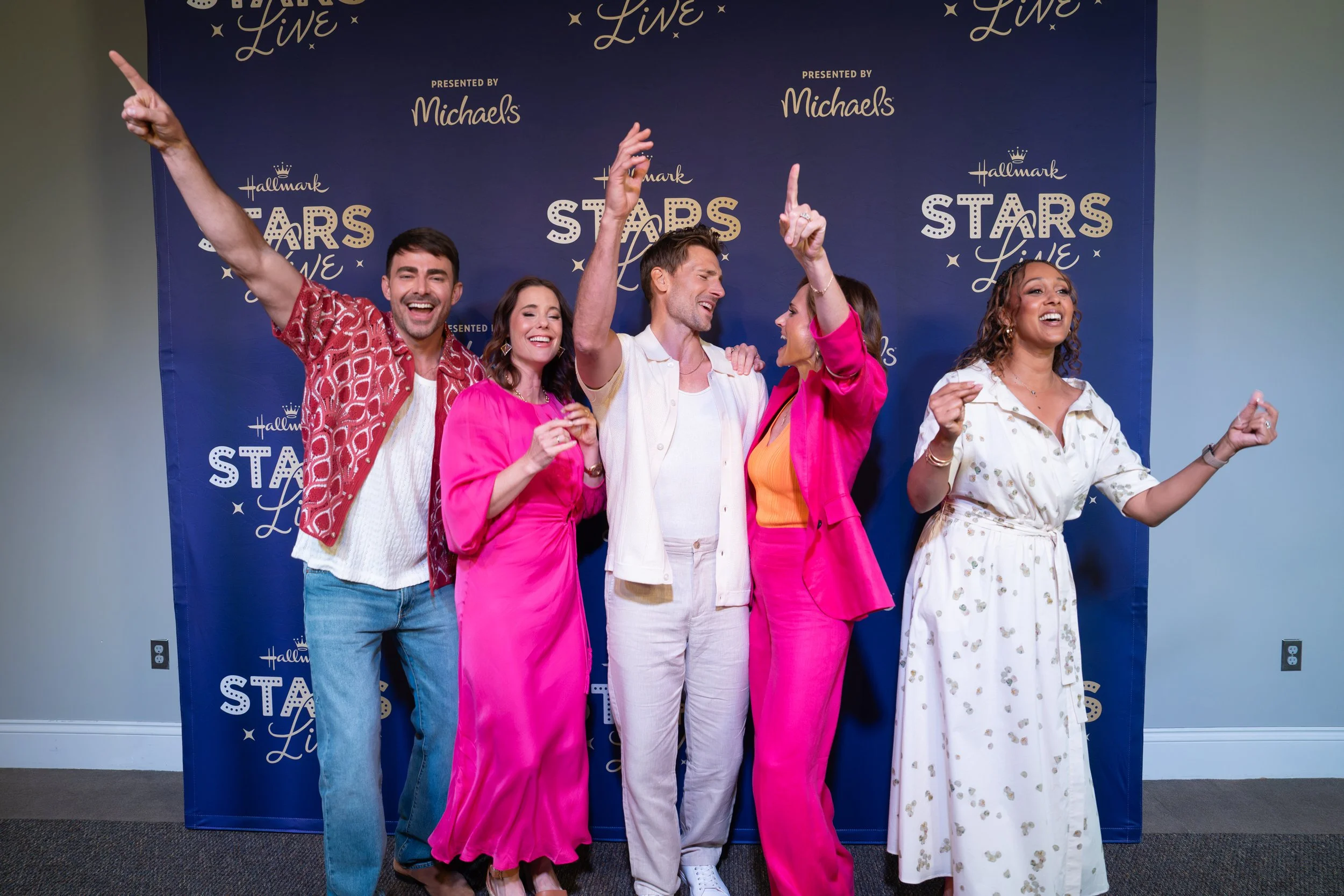 HallmarkStarsLive_2026_0135cc.jpg
