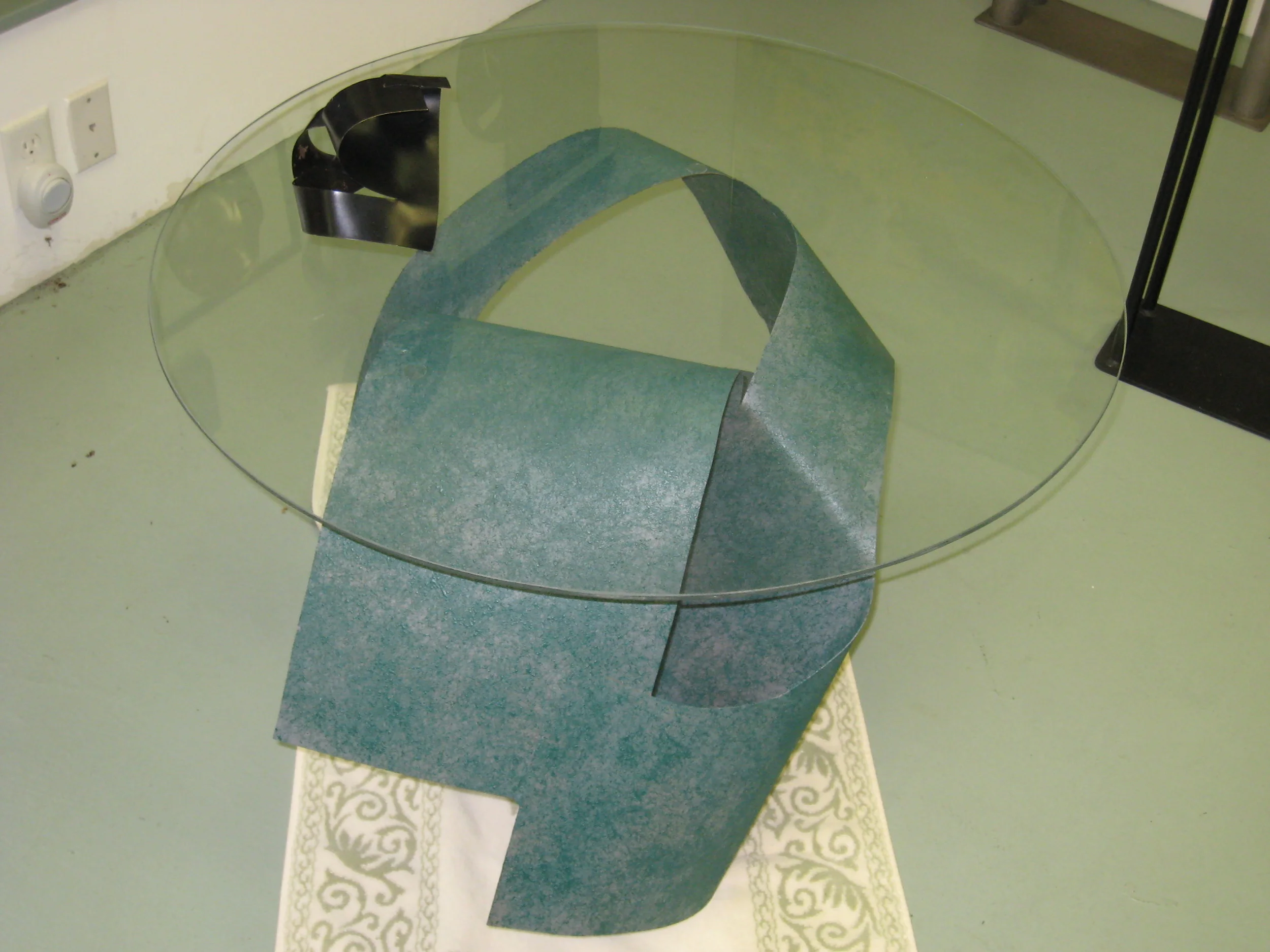 E-Cocktail Table