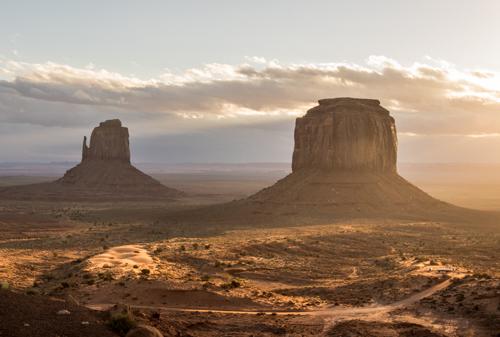  Sunrise Monument Valley