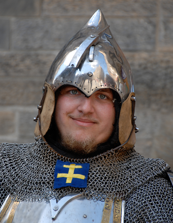 02_holren_2.3_shining_knight.jpg