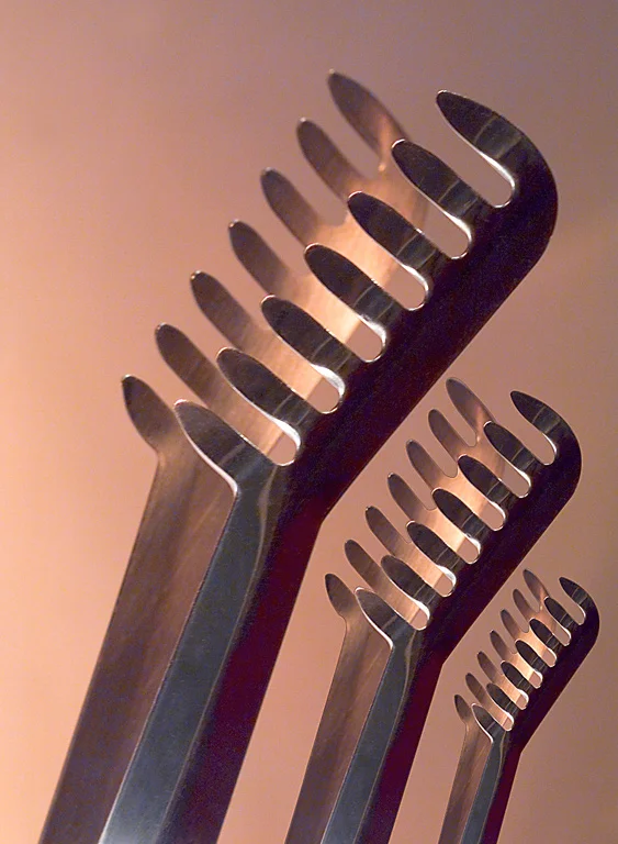 05_holros_5.4_tongs_#2.jpg