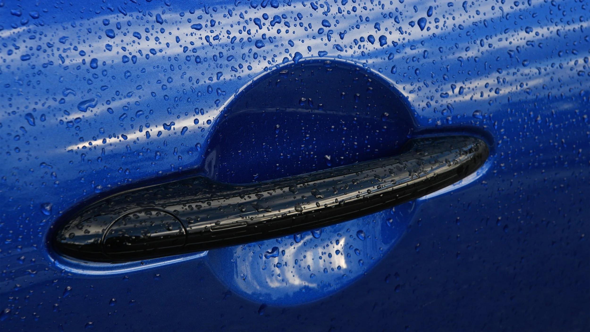 9~David Smith, EFIAP_p GMAPS~Wet Door Handle~2026-09-15~Monthly Digital - Simplicity.jpg