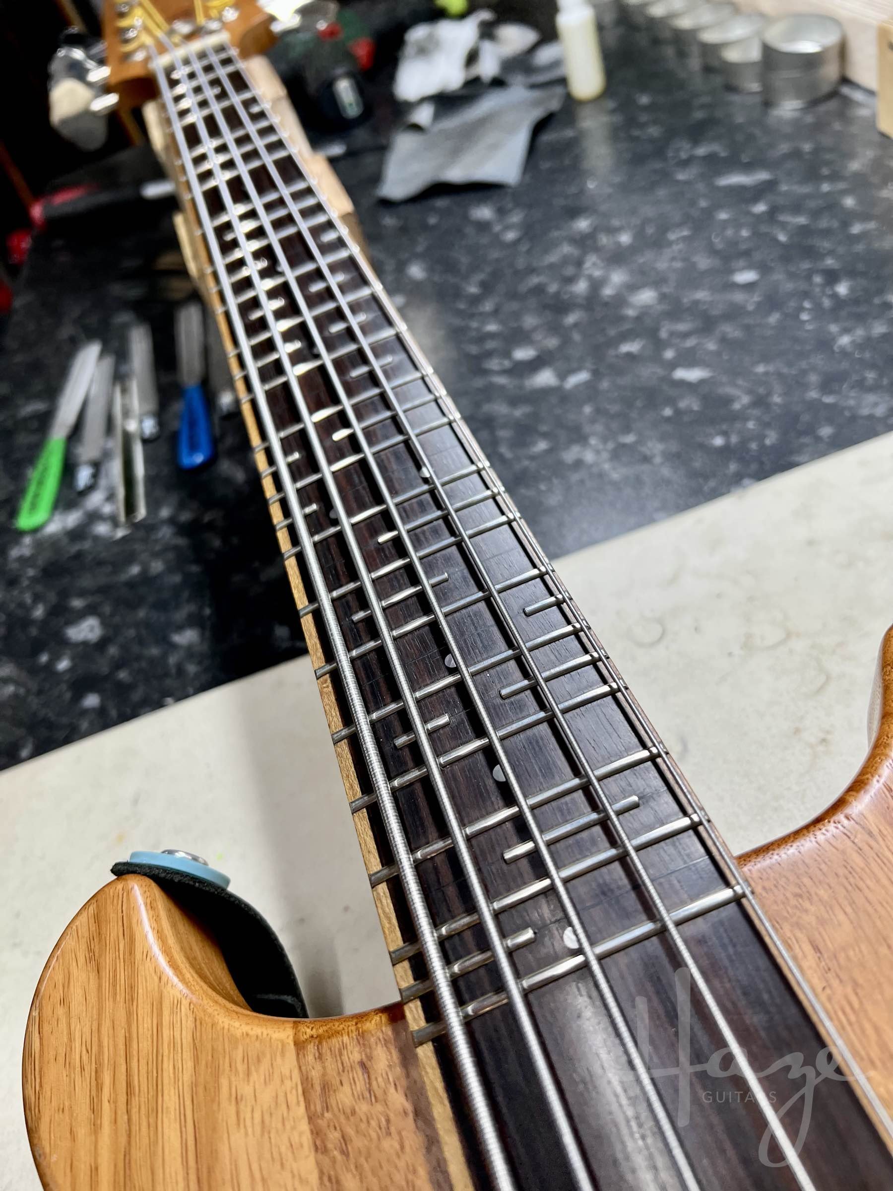 Microtonal 5-string bass with additional fret positions