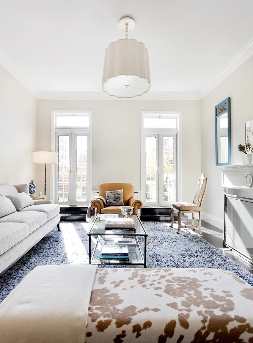 WHIW78_PAMELADAILEYDESIGN_SMALL-LIVING-ROOM-DARK-FLOORS-WHITE-TRIM.jpg