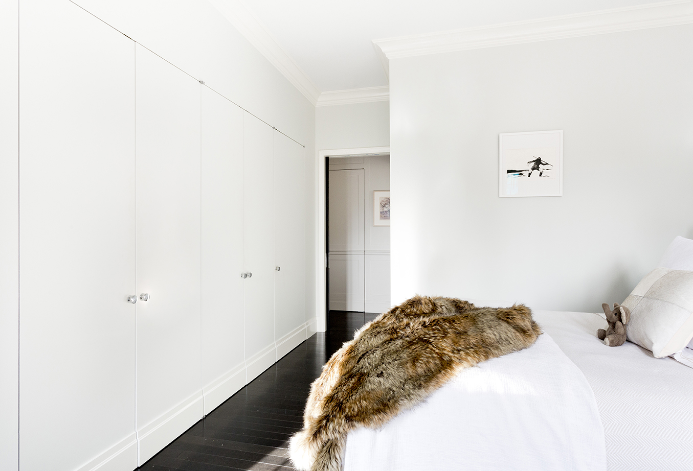 WHIW78_PAMELADAILEYDESIGN-CUSTOM-BUILT-IN-MASTER-CLOSET.jpg