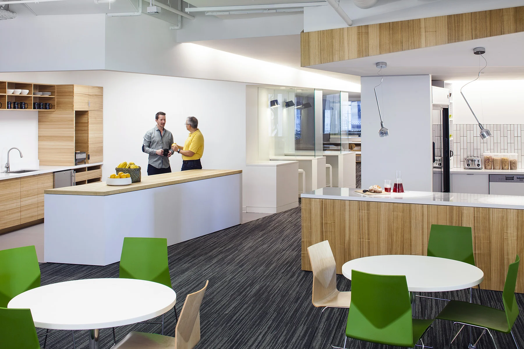 Xoom_262_breakroom-pop.jpg