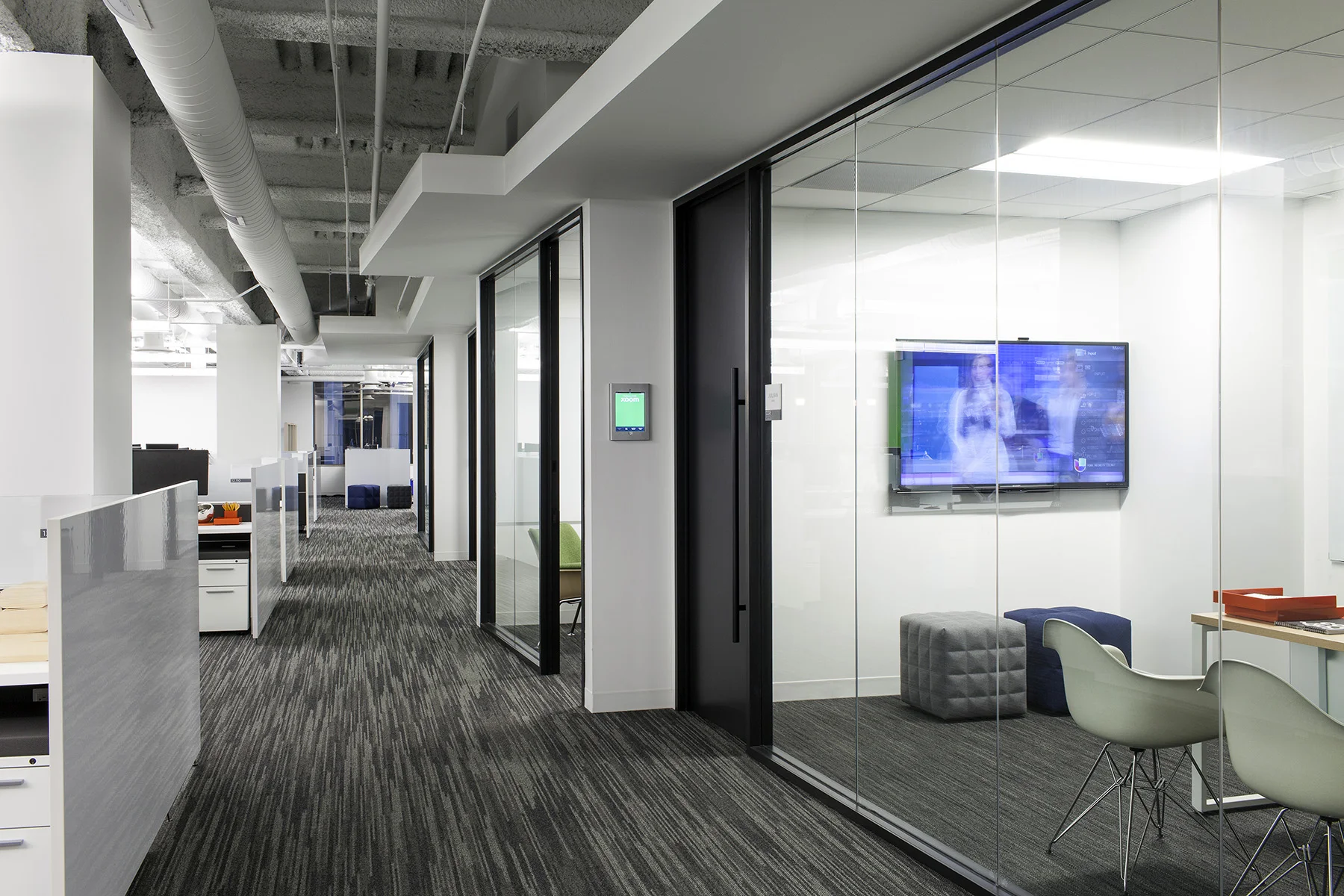 Xoom_410_priv_office.jpg