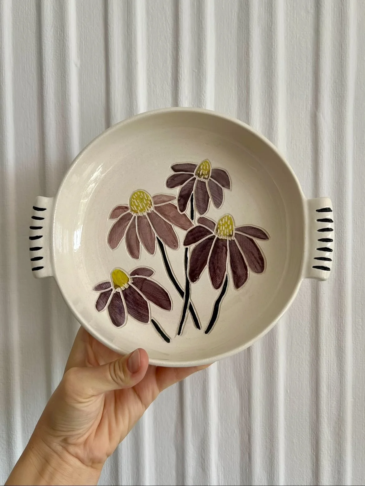 Summer is ending and this is the final piece in my flower-forward collection. 🌸 A little serving dish, fruit bowl, or even pasta plate depending on your mood!

#wheelthrownceramics #potterylove #potterystudio #ceramicartist #floral #handmadewithlove
