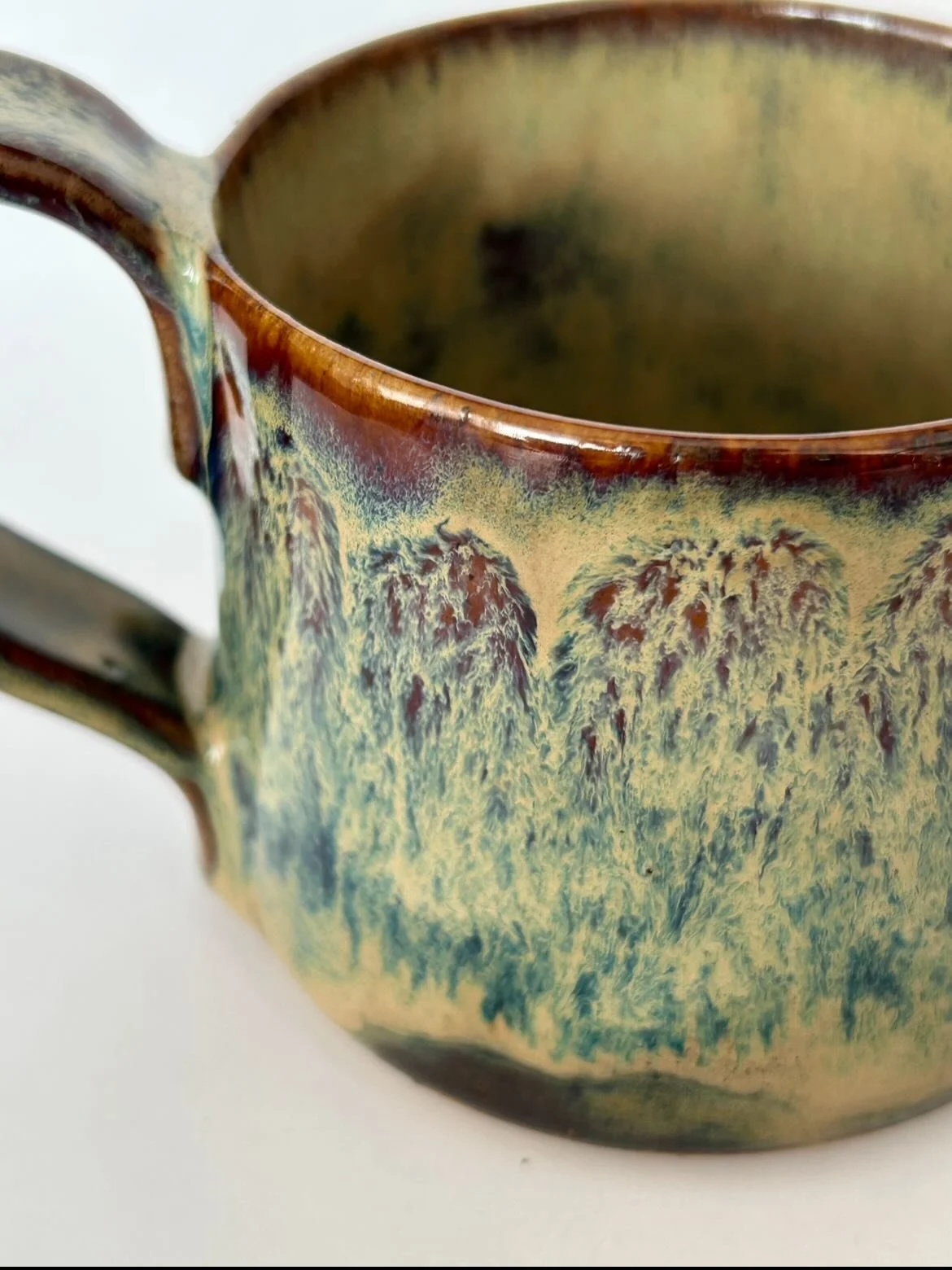A drippy mug - is she fall or winter? ❄️🍂

Made using lots of layers of glaze for a runny effect. 

#spectrumglazes #ceramicstudio #ceramicartist #potterylife #handmadewithlove❤️