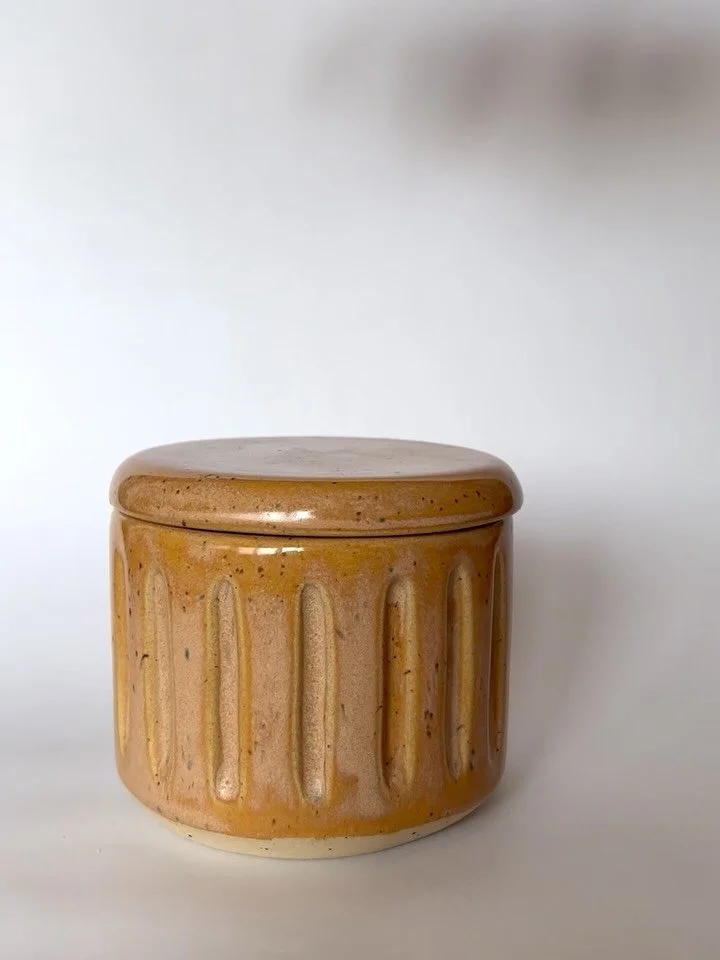A butter keeper for your French-inspired mornings 🌞

#wheelthrowing #ceramicstudio #potterylove #spectrumglazes #functionalpottery