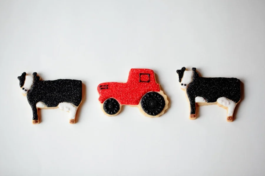 cow-tractor-farm-cookies.jpg