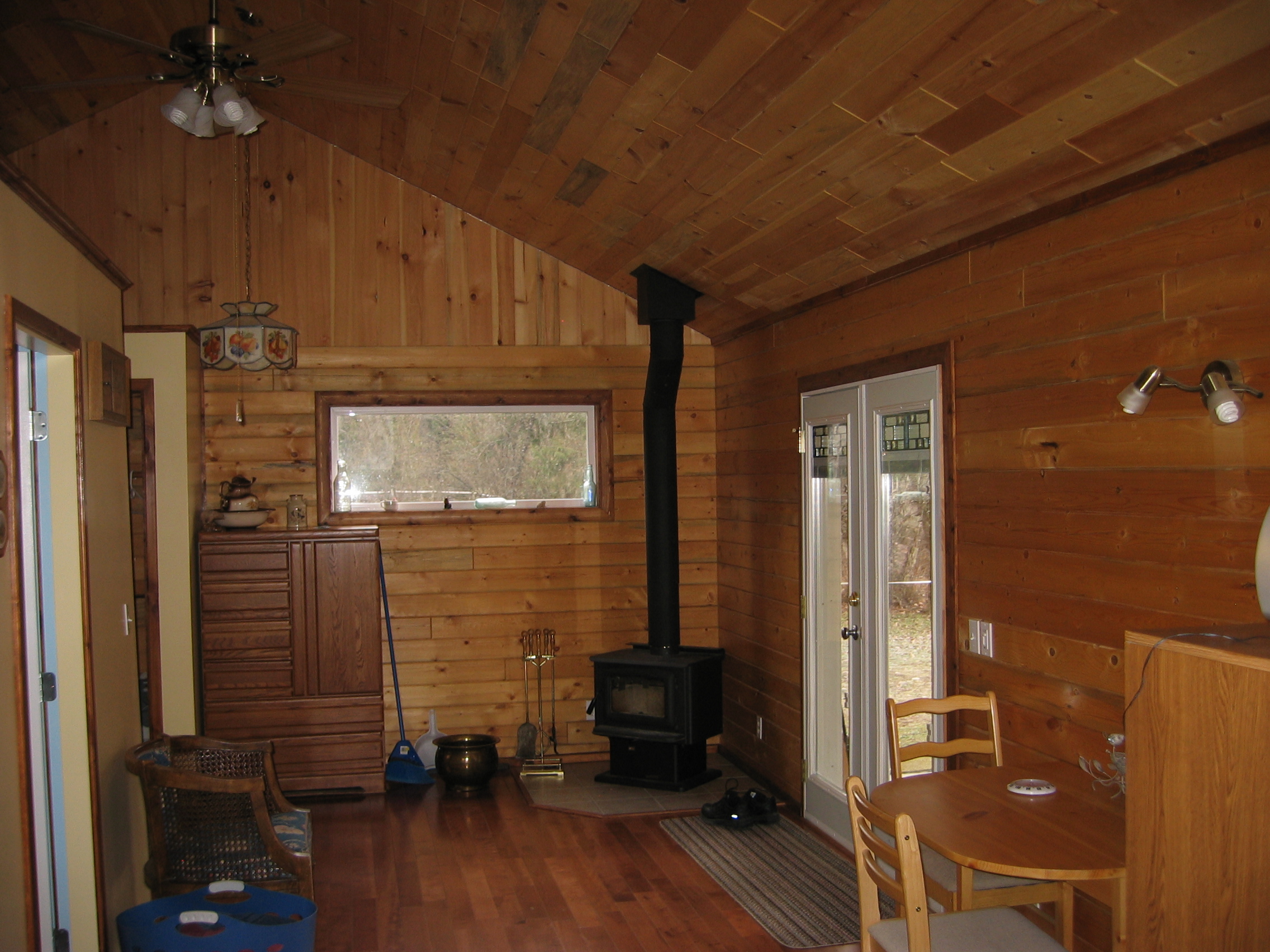 Rawlins Mike & Alice 20' x 30' 6x6 Blue Stained Pine Logs_8232.JPG