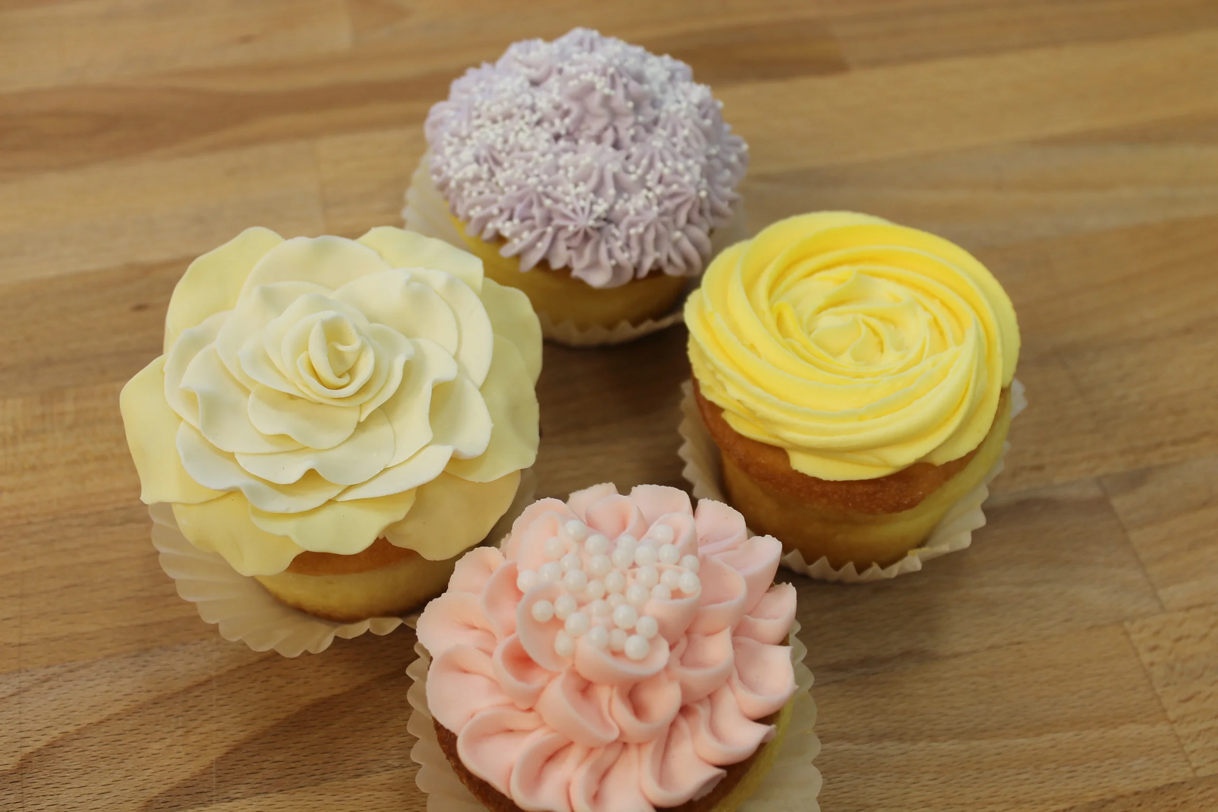 Pretty Cupcakes for a Birthday