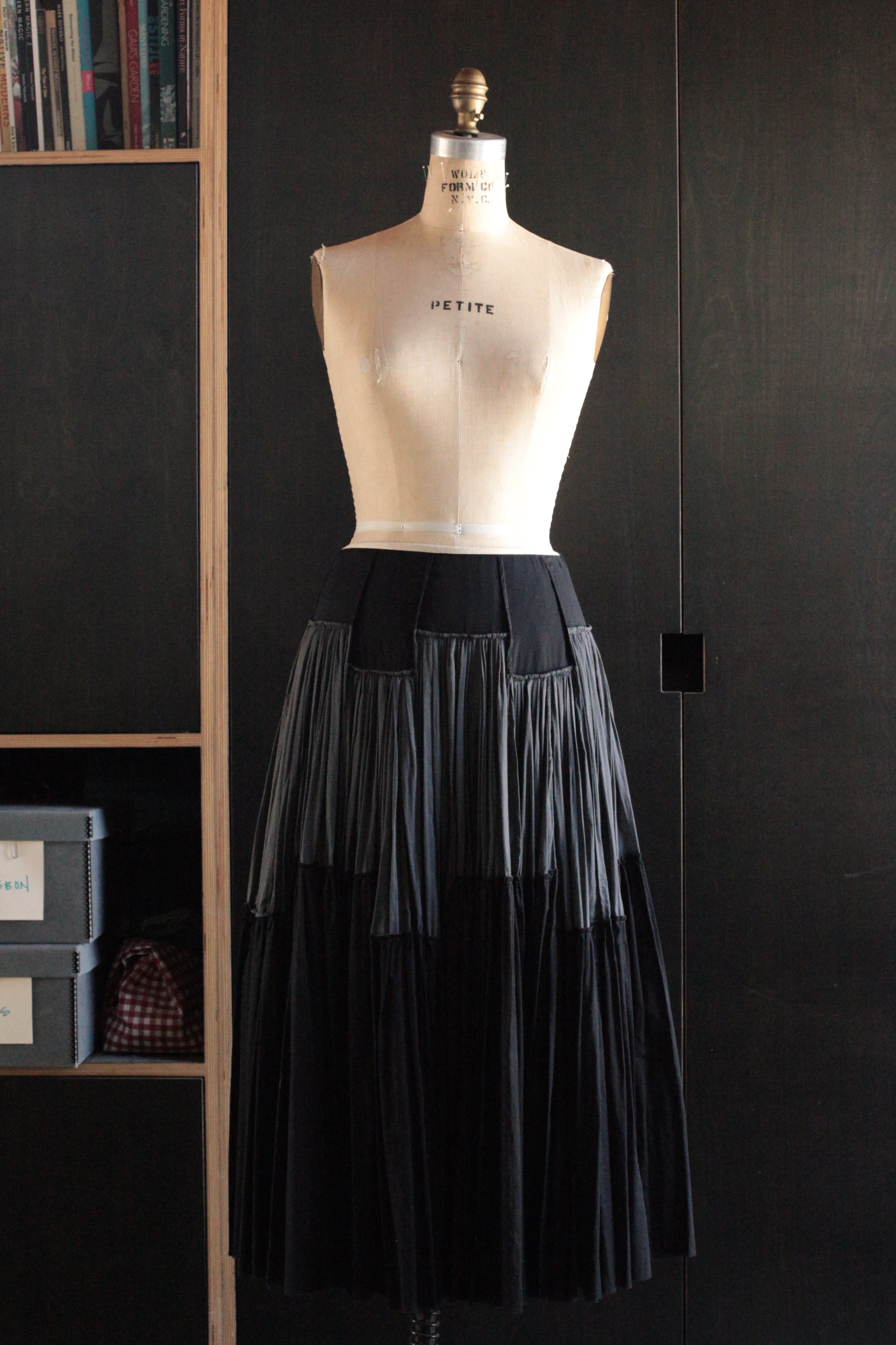 #1014 crenellated skirt/voile
