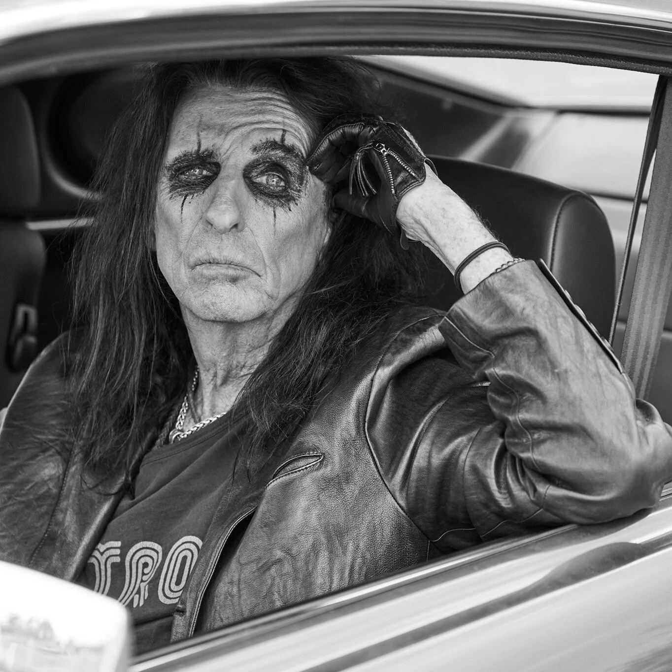 Alice Cooper Releases New Cover Song "Our Love Will Change The World"