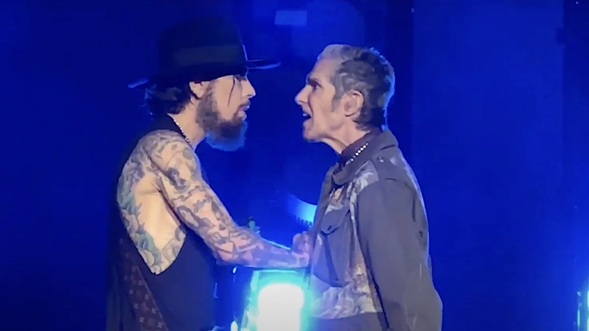 Jane's Addicition Members Sue Vocalist Perry Farrell For Assault and Battery