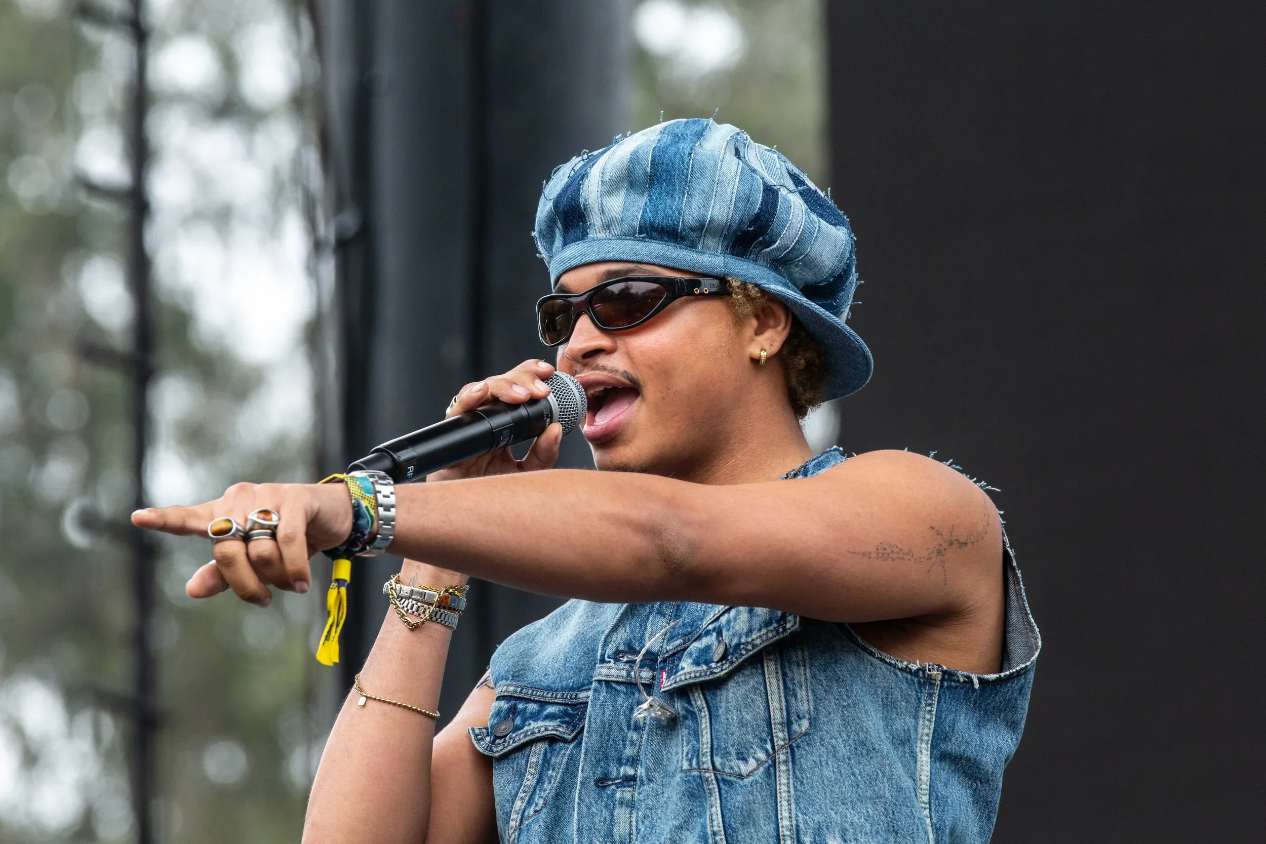 Destin Conrad Announces New Album 'Roadrunner'