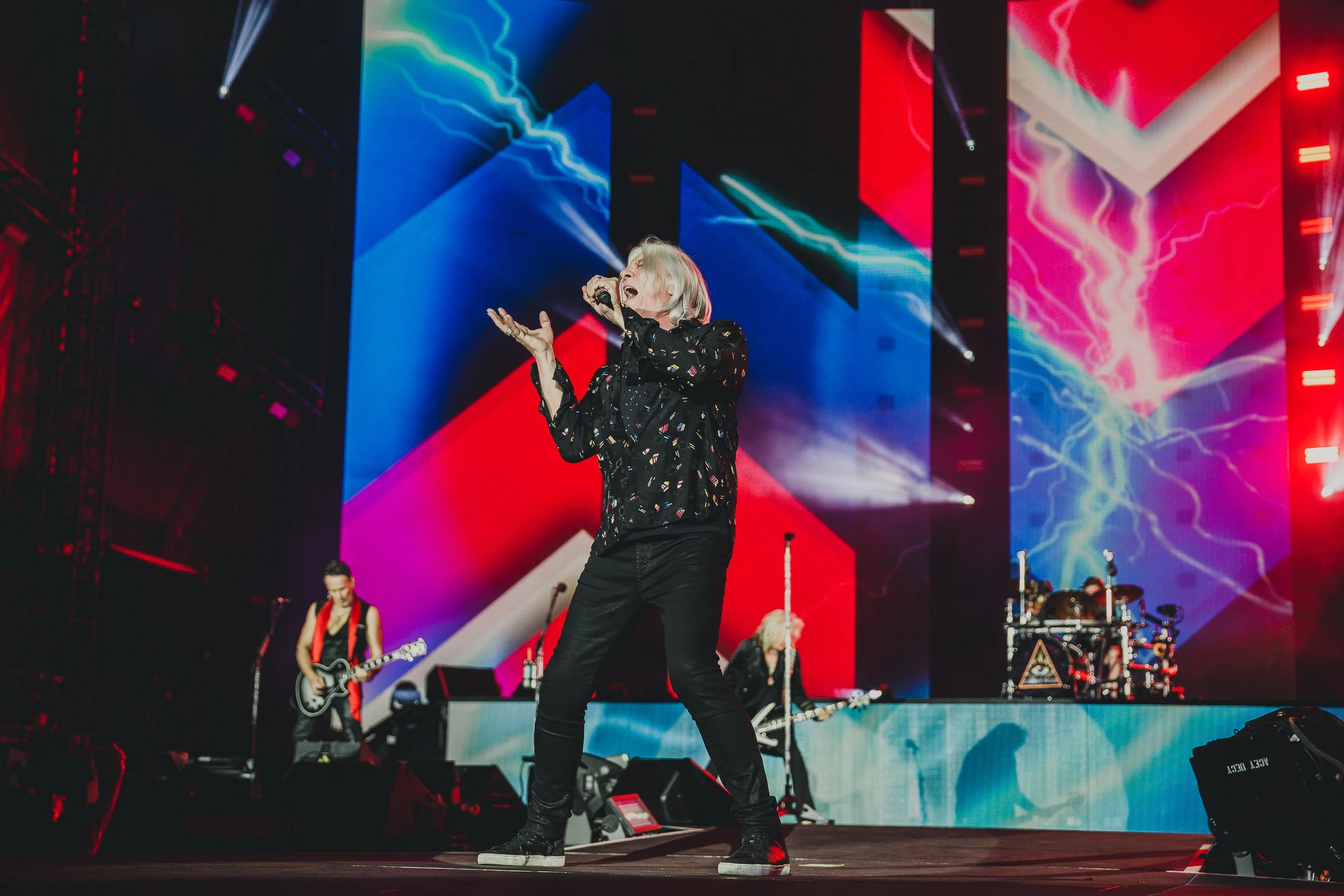 Show Review: Def Leppard, Mötley Crüe Bring "Stadium Tour" to San Francisco