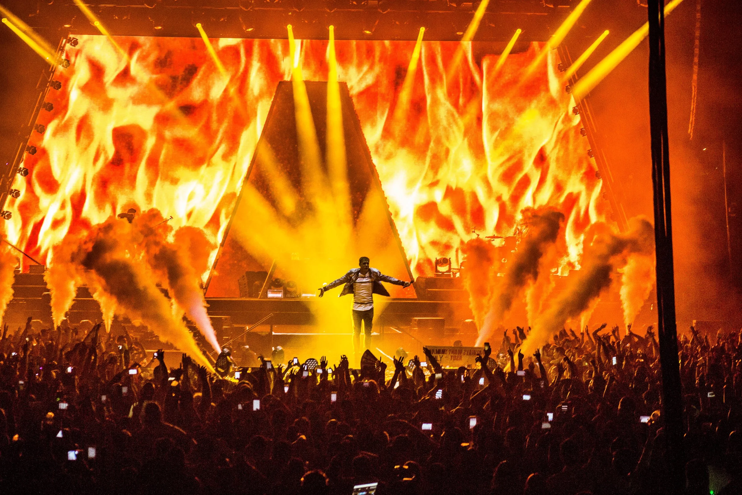 SHOW RECAP: Armin van Buuren Brings Trance To Life with 'Armin Only' in Oakland