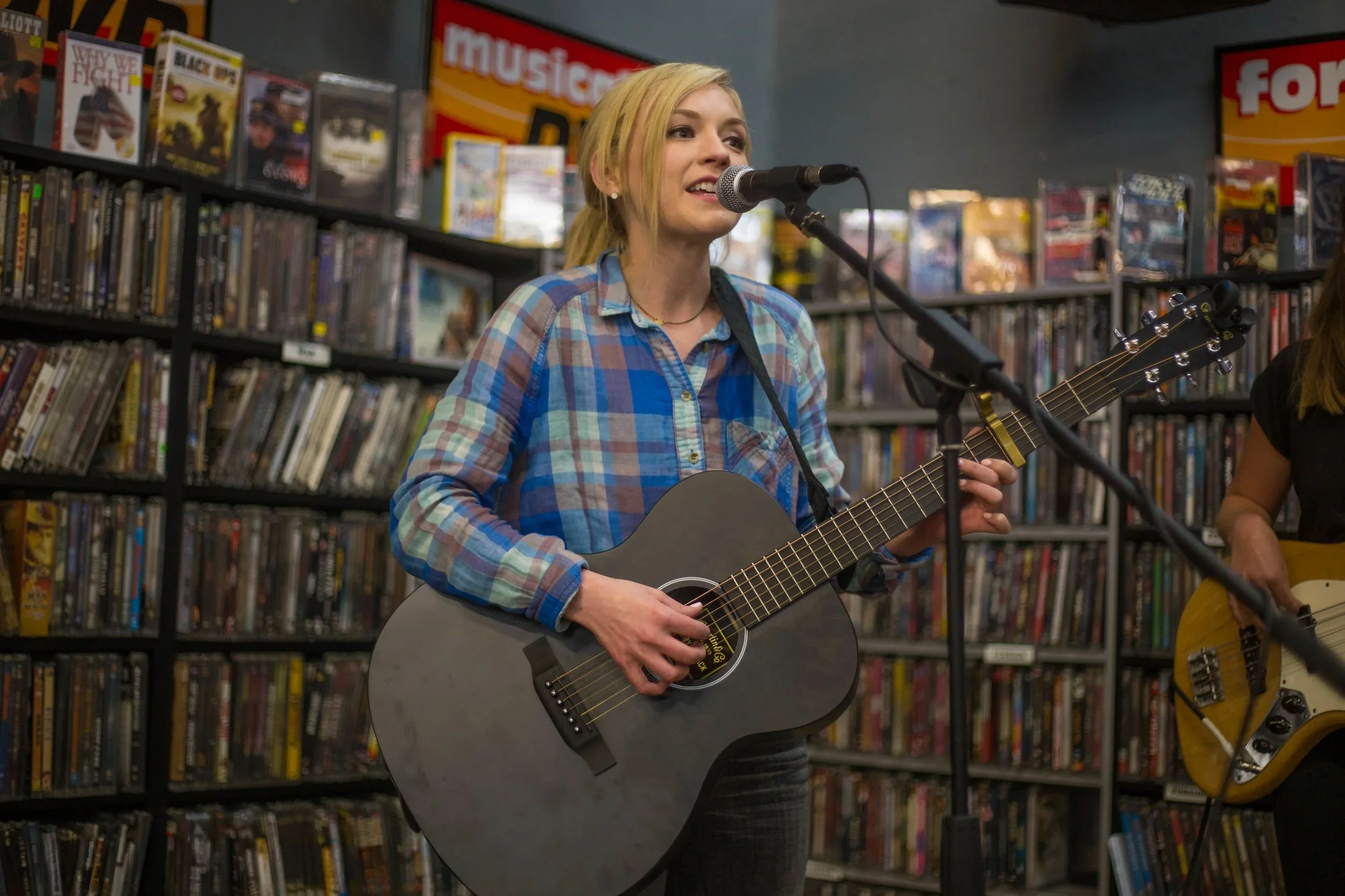 Emily Kinney @ Streetlight Records: April 2016