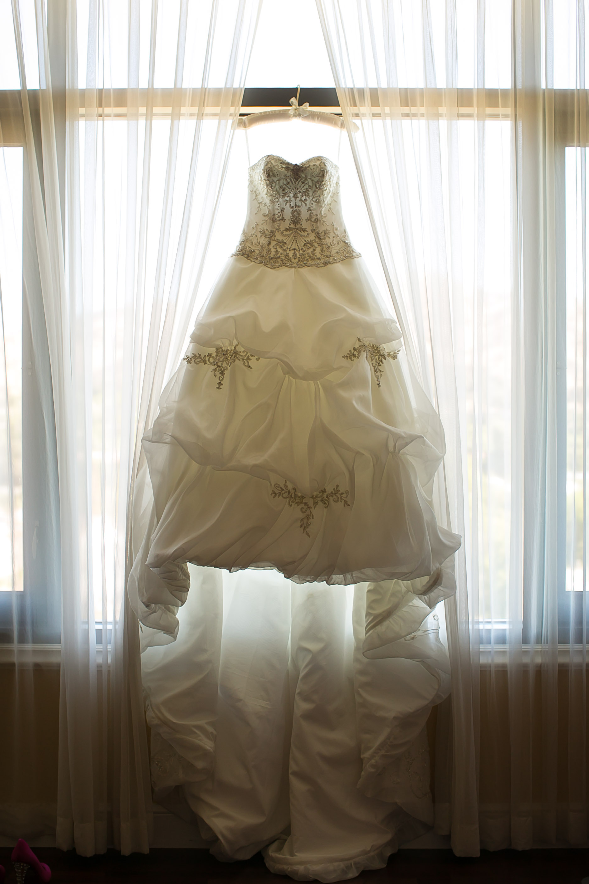 four seasons westlake village, bride, bridal portraits, los angeles wedding venues, los angeles wedding photography, chris holt photography, wedding dress