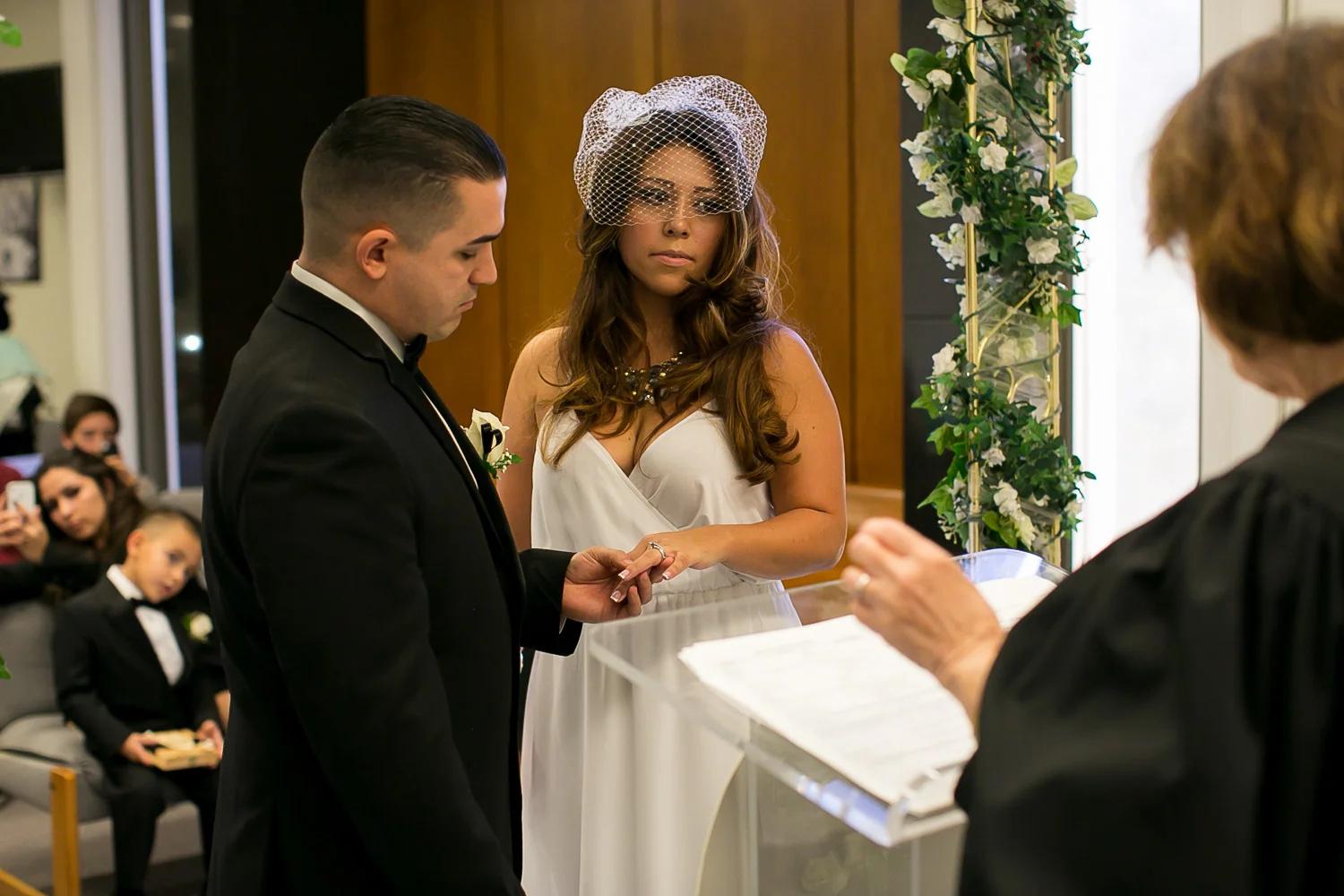 beverly hills courthouse, wedding, love, family, bride, groom, los angeles wedding photography, chris holt photography