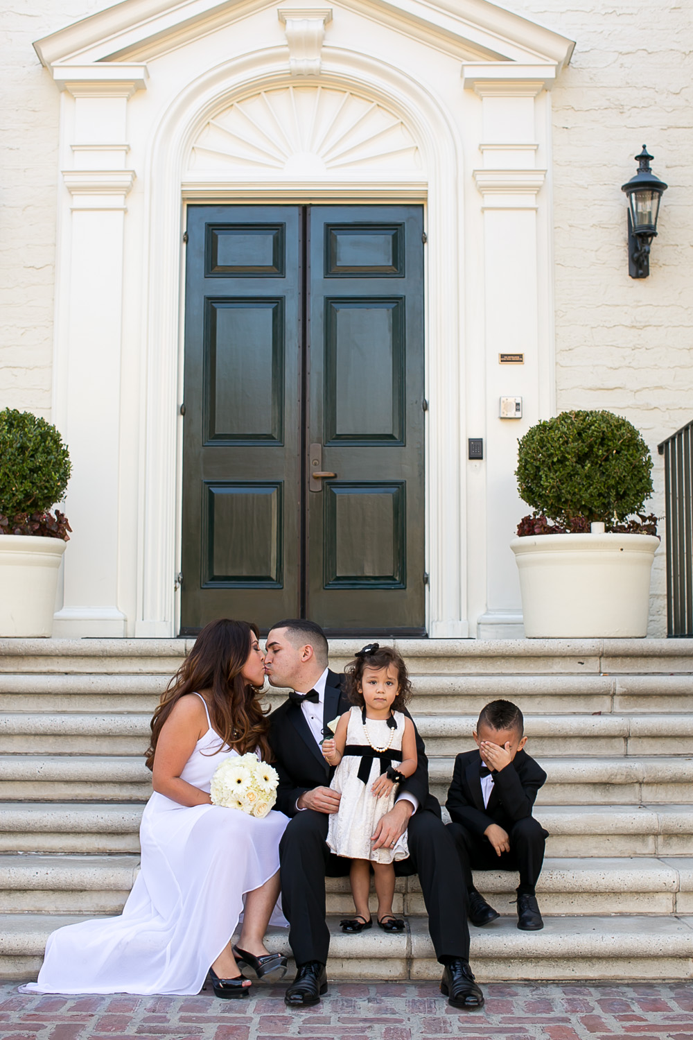 beverly hills courthouse, wedding, love, family, bride, groom, los angeles wedding photography, chris holt photography