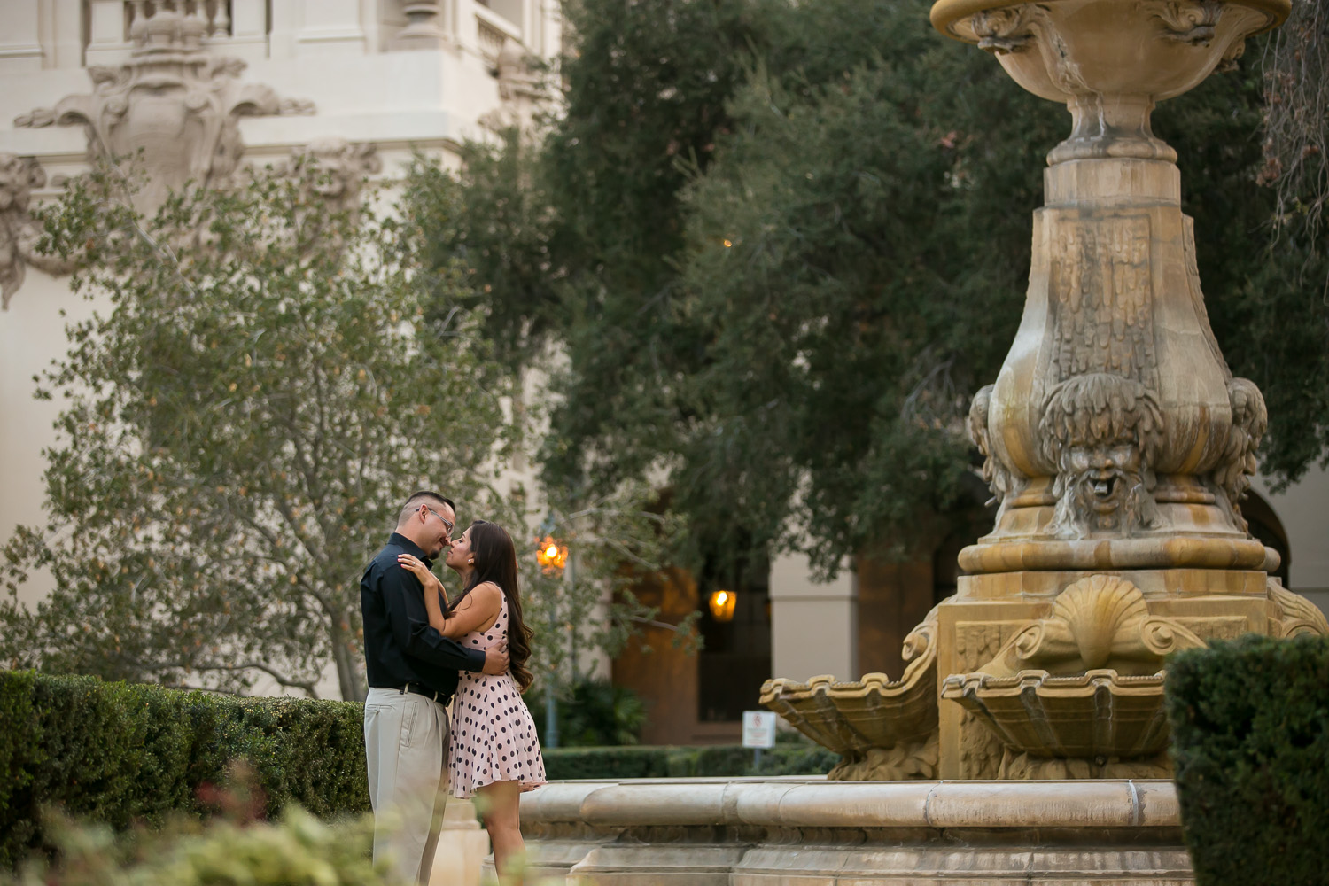 pasadena city hall, engagement session, love, engaged, fiance, water fountain, park bench, chris holt photography, los angeles wedding photography