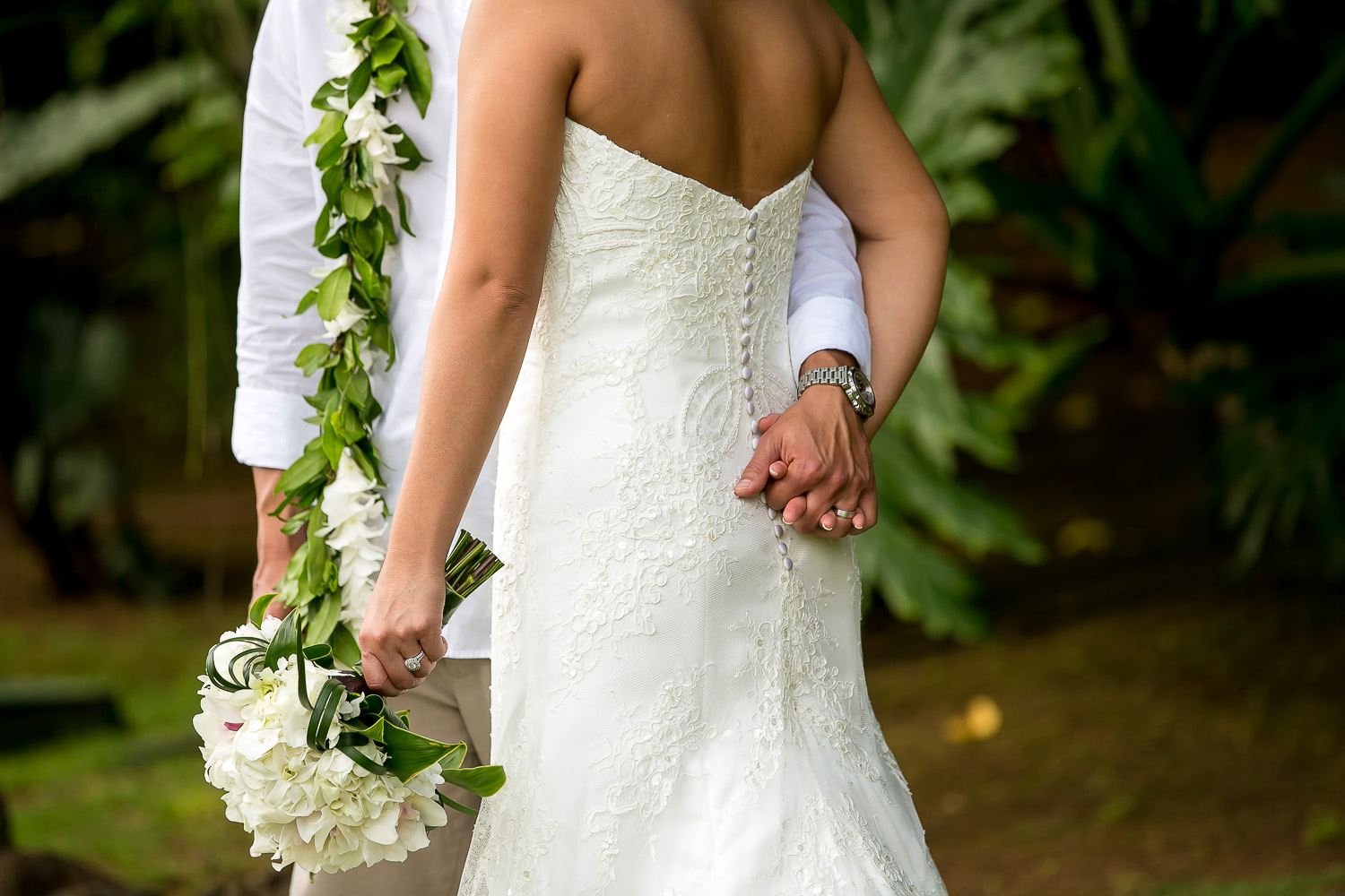 oahu wedding photography, chris holt photography, wedding, love, beach, north shore, hawaii, loulu palm estate, private estate