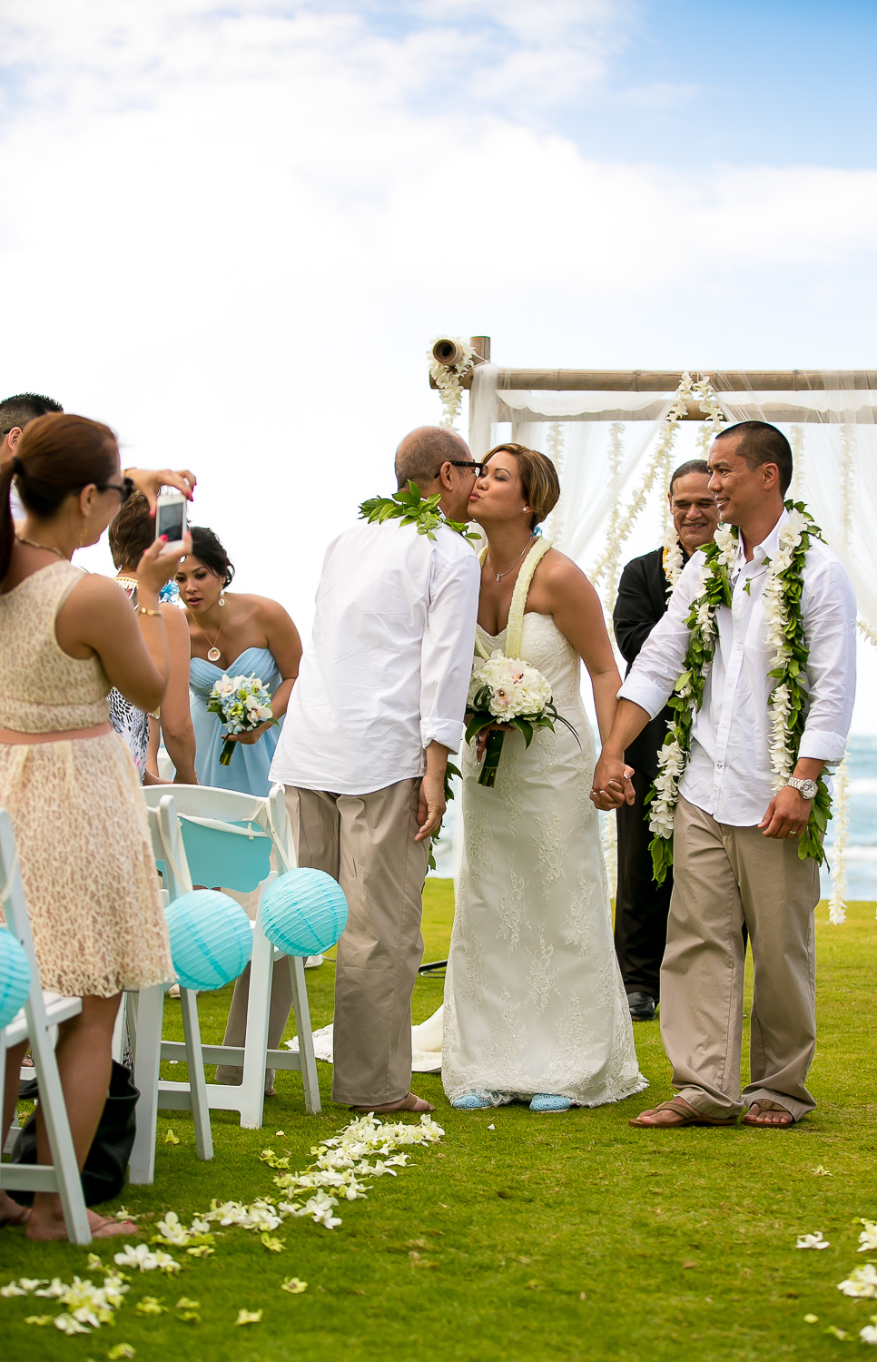 oahu wedding photography, chris holt photography, wedding, love, beach, north shore, hawaii, loulu palm estate, private estate