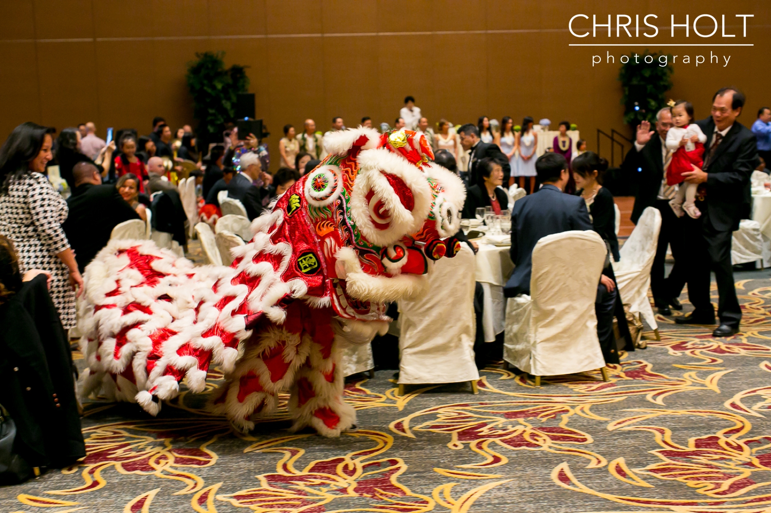 hilton los angeles, universal hilton, chinese wedding, tea ceremony, reception, lion dance, chris holt photography, wedding, southern california, los angeles wedding photography