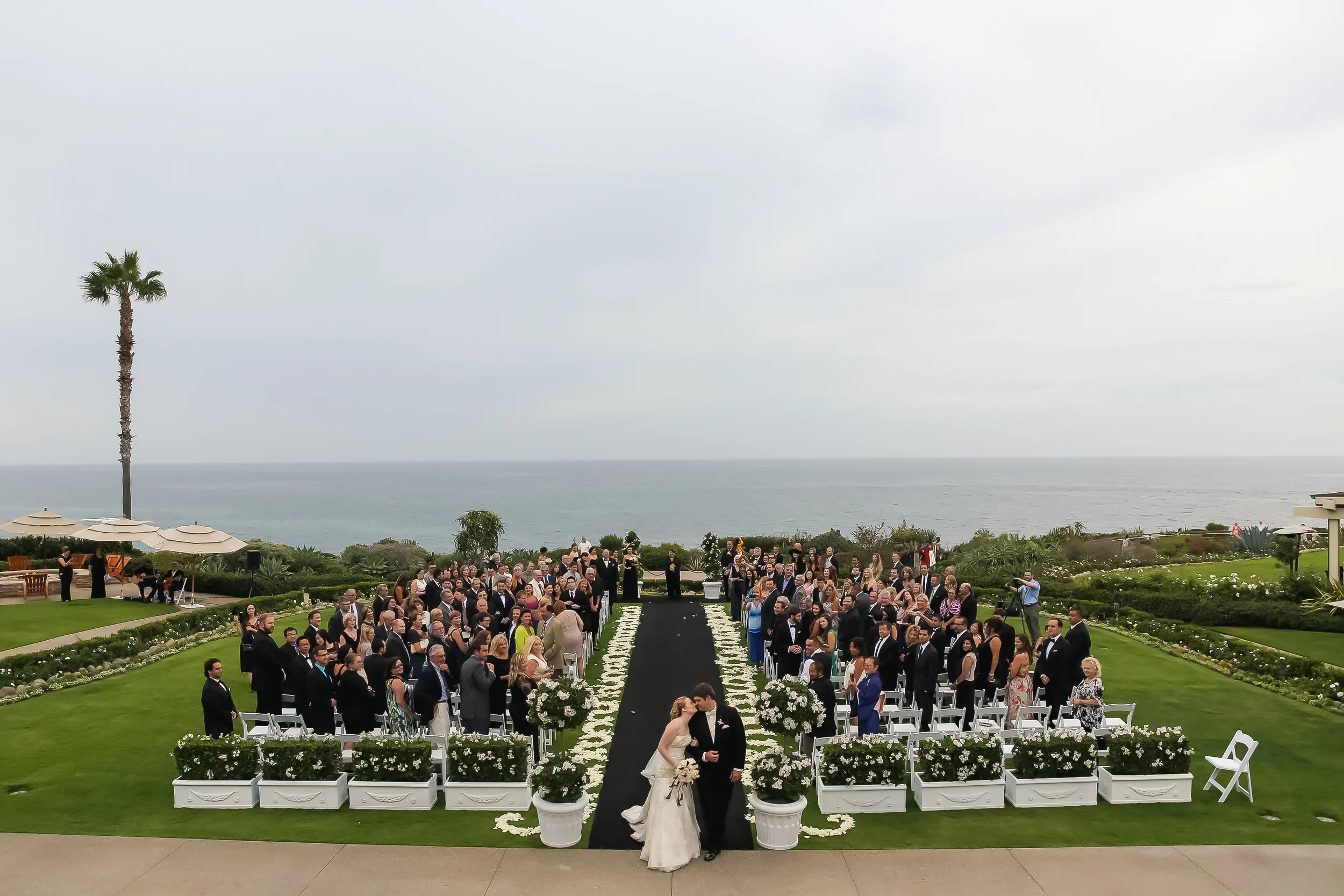 MONTAGE-LAGUNA-BEACH-OUTDOOR-WEDDING-CEREMONY_002.jpg