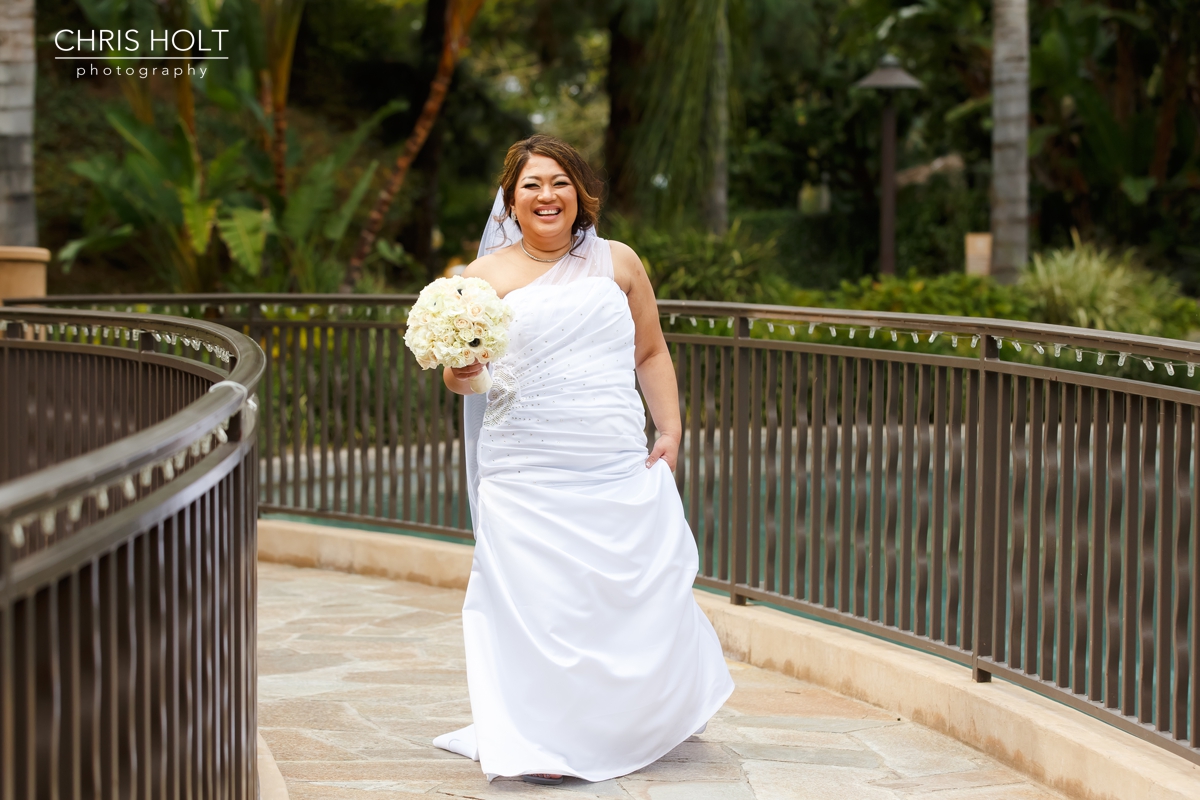 husband, wife, couple, romantics, portraits, wedding gown, tux, suit, bowtie, love, solo, happy