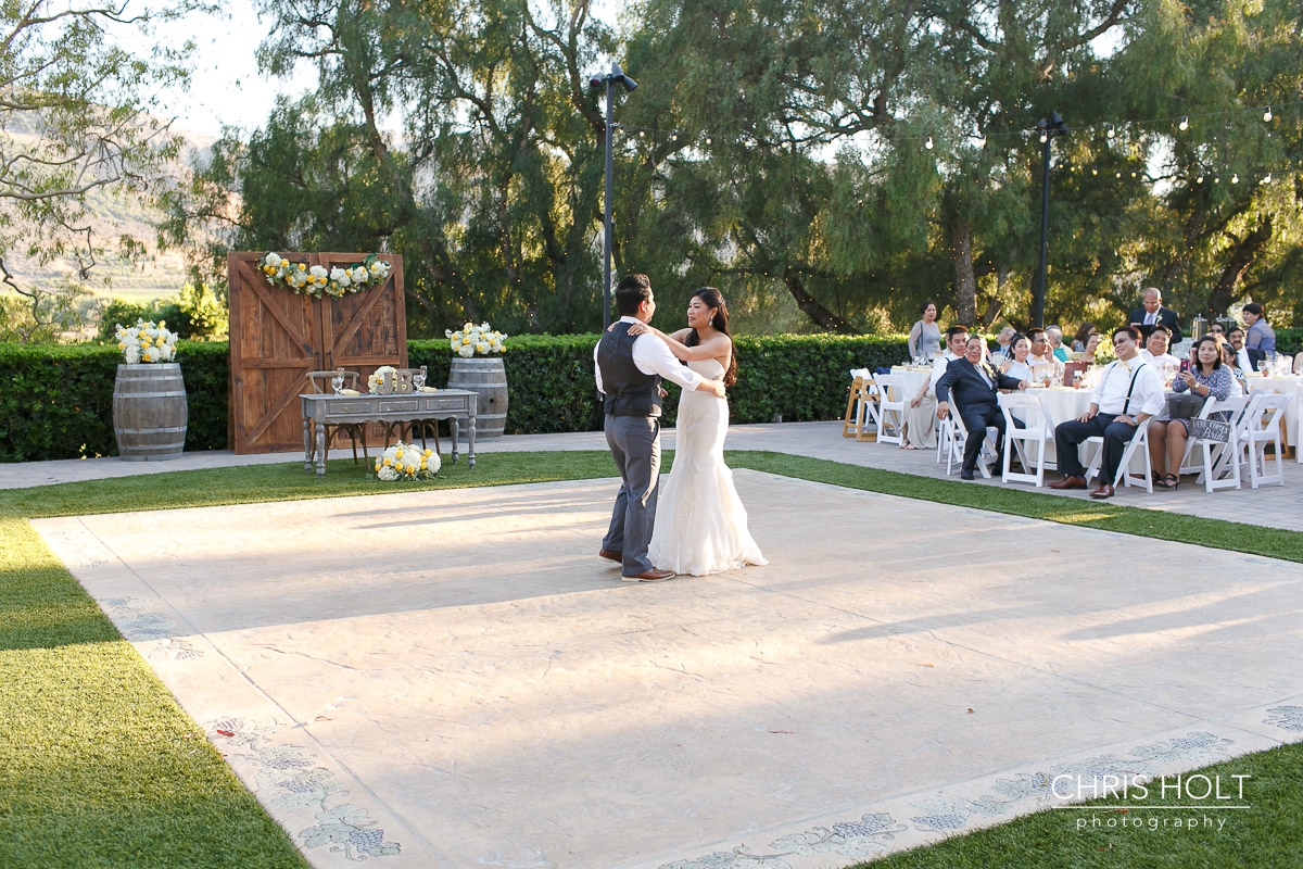 outdoor reception, first dance, couple, maravilla gardens, camarillo, intimate wedding, casi cielo events and flowers, photographers near me, chris holt